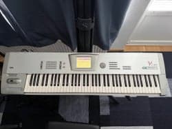 Korg Trinity V3 Pro 76 tangenter med MOSS och sampler