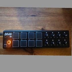 Akai Professional LPD8 MIDI Pad Controller