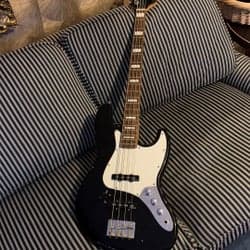 Elbas - Jazz Bass modell