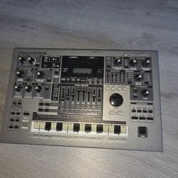 Roland MC-505 Groovebox