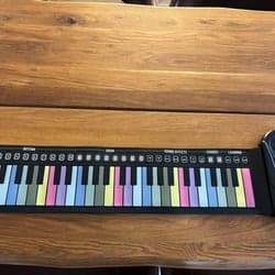 Hand Roll Piano 49K - Vikbart piano