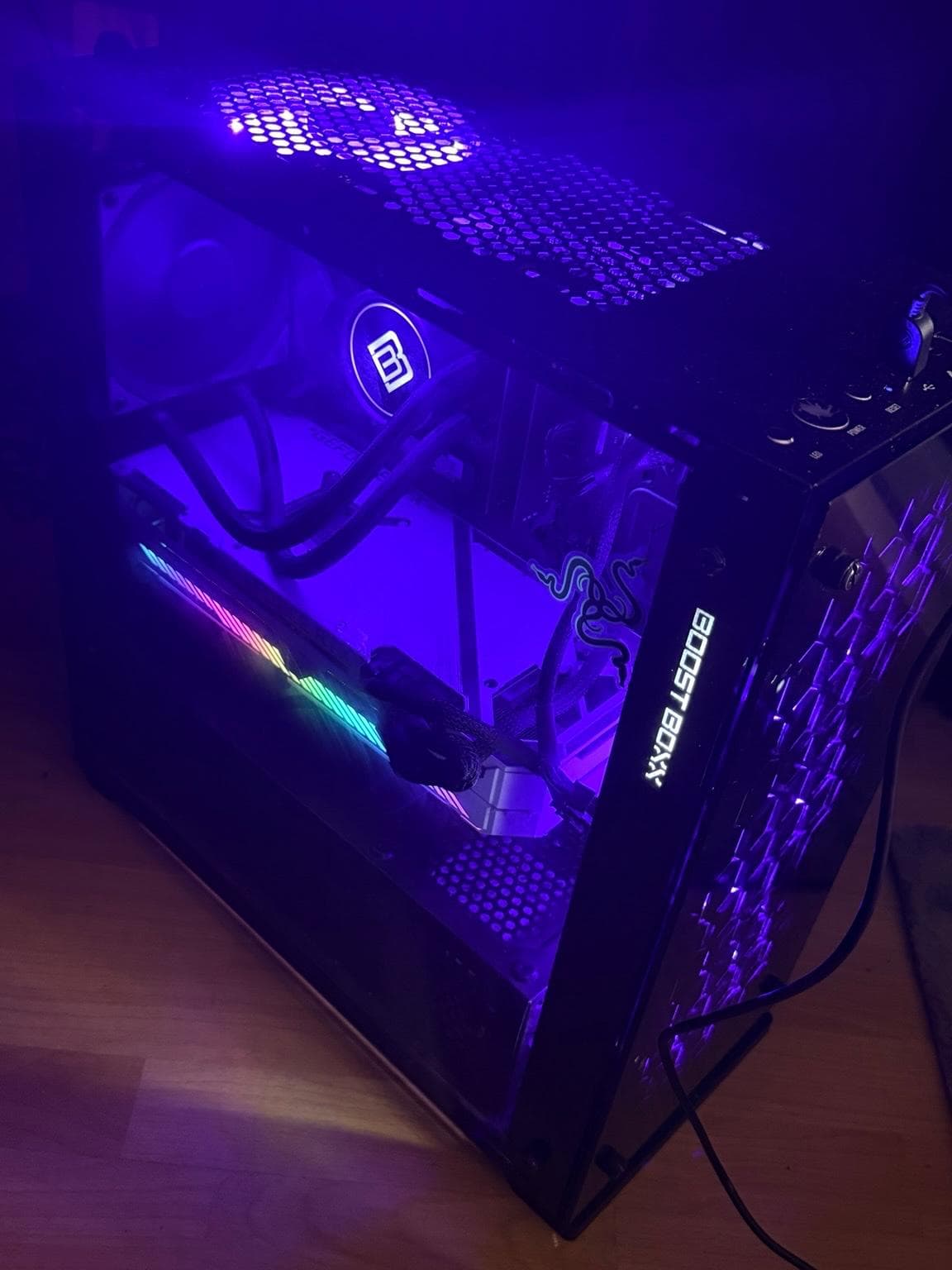 High End Gaming PC ink. Streaming Equipment