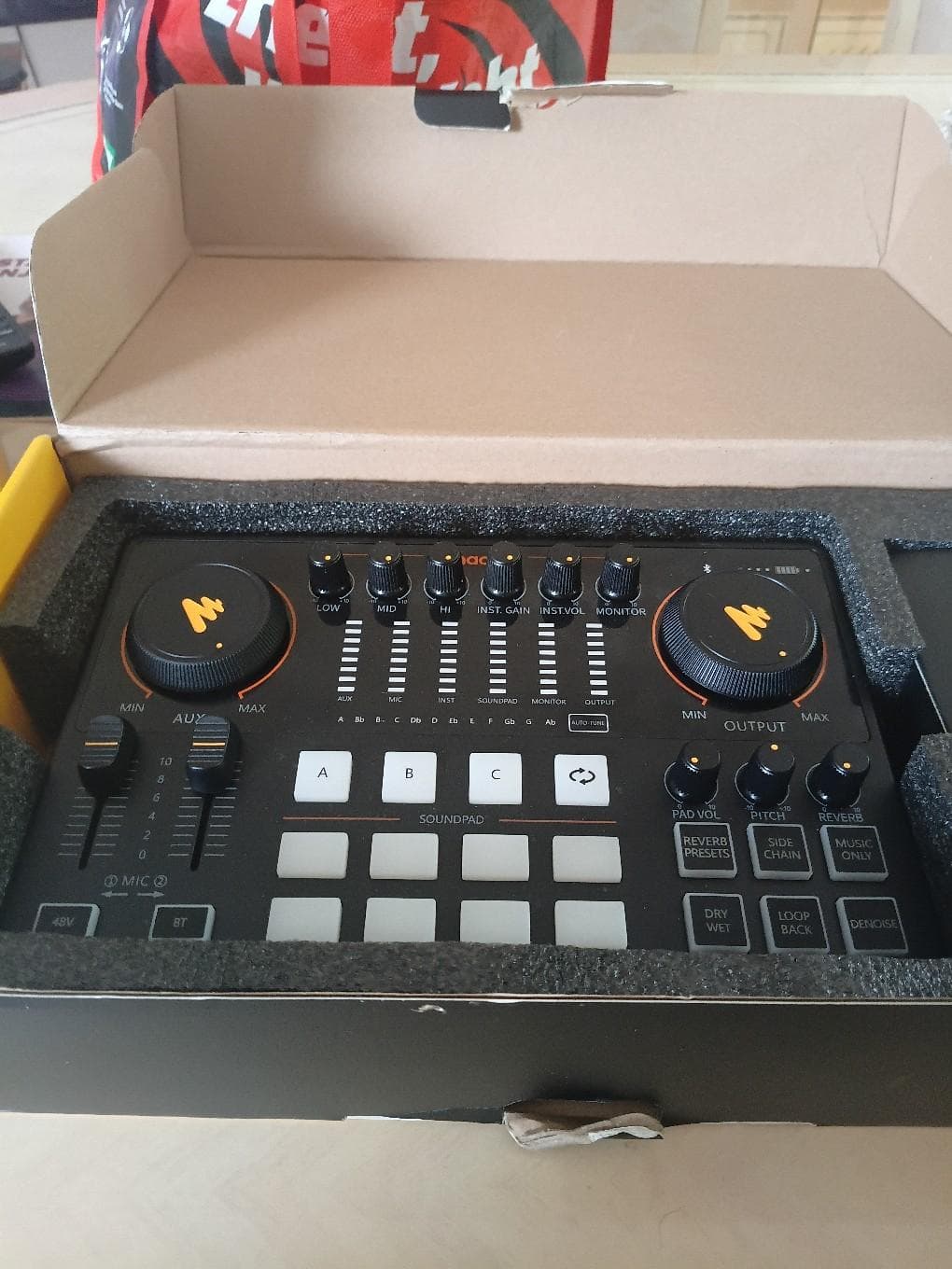 Das abgebildete Gerät ist das Maonocaster AME