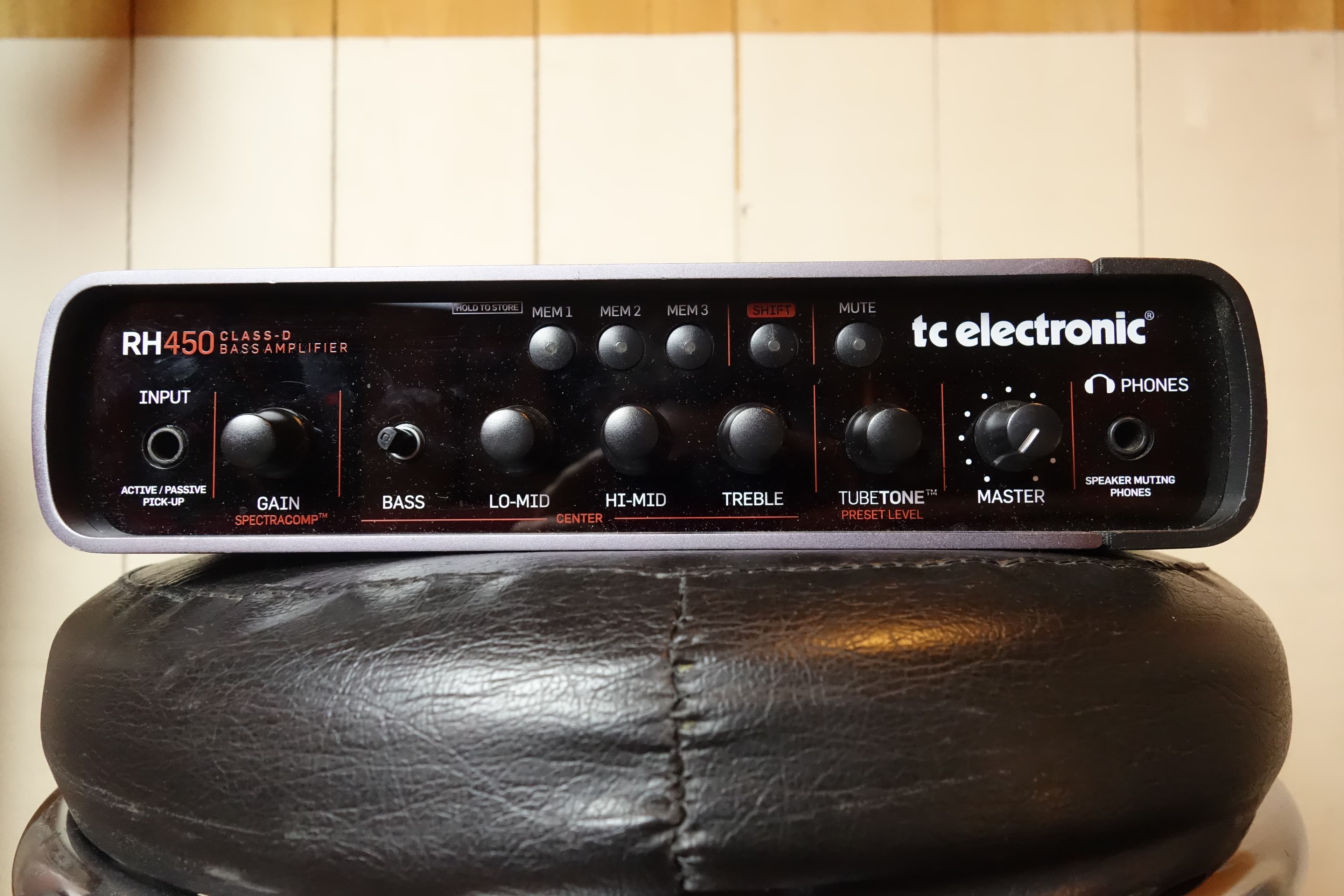 Bass amplifier TC ELECTRONIC (RH450 / RS210-8 / RS212-8)