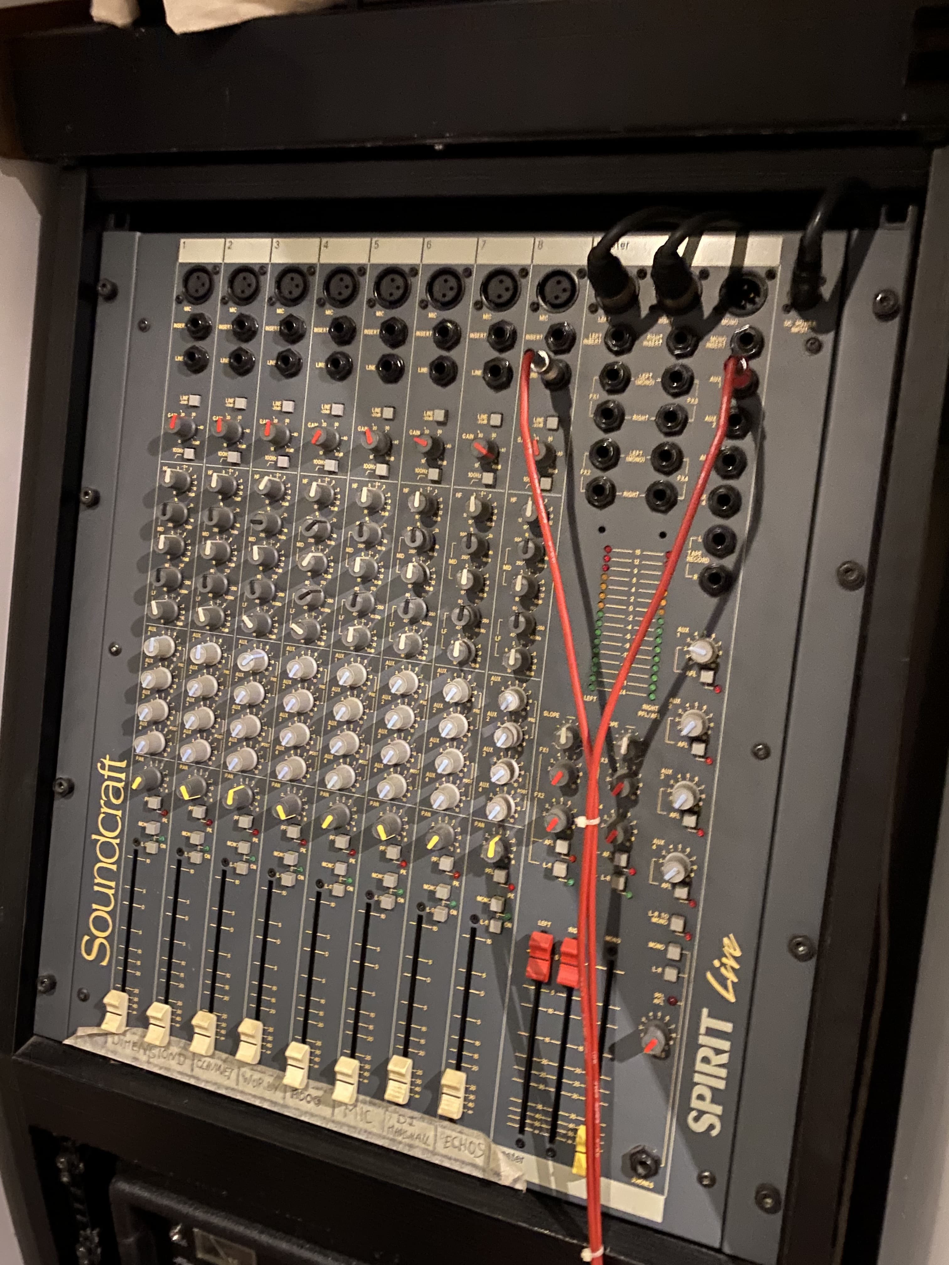 A vendre Soundcraft Spirit Live bon état !