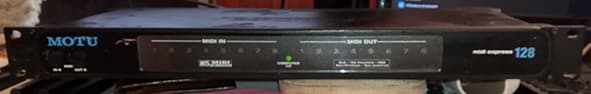 MOTU midi express 128