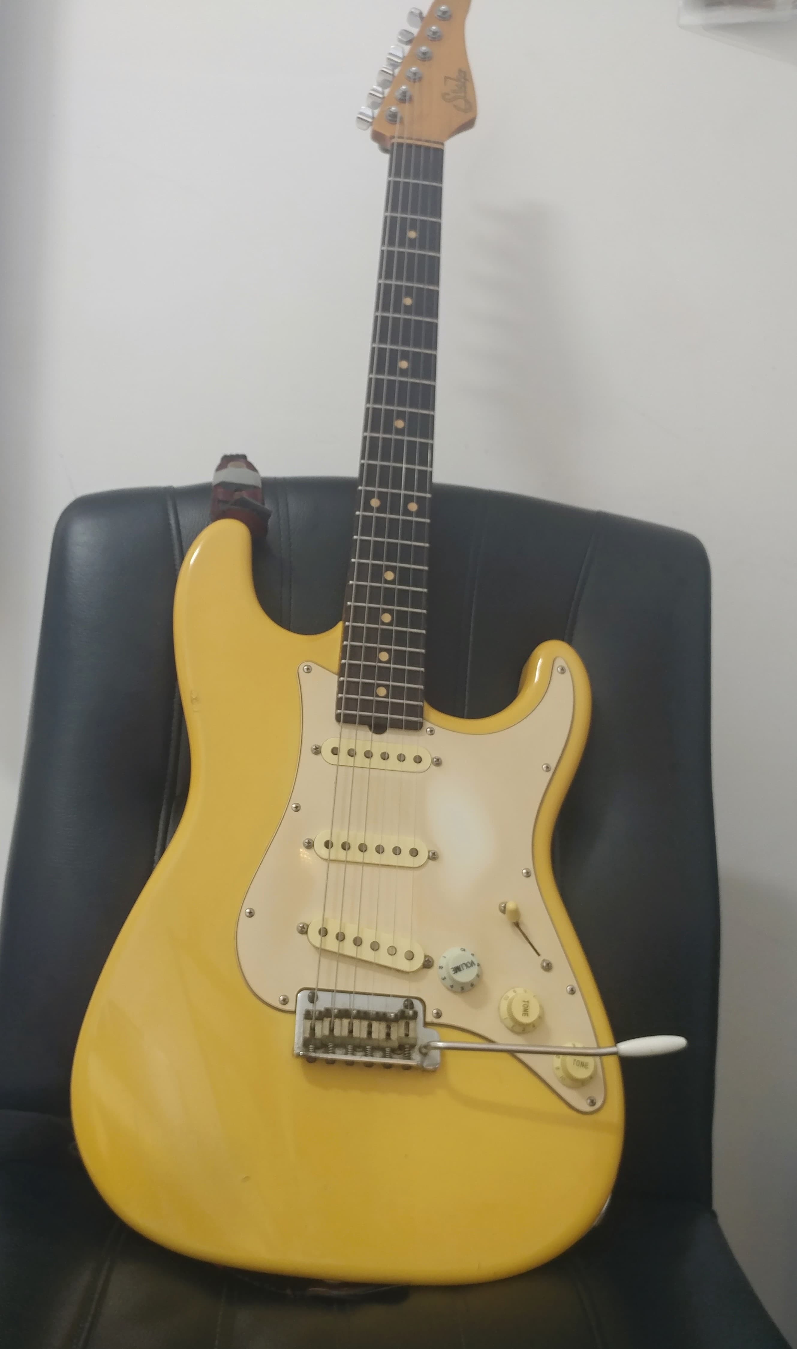 Vends SuhrClassic S 2004 (Strat Modele Scott Henderson)