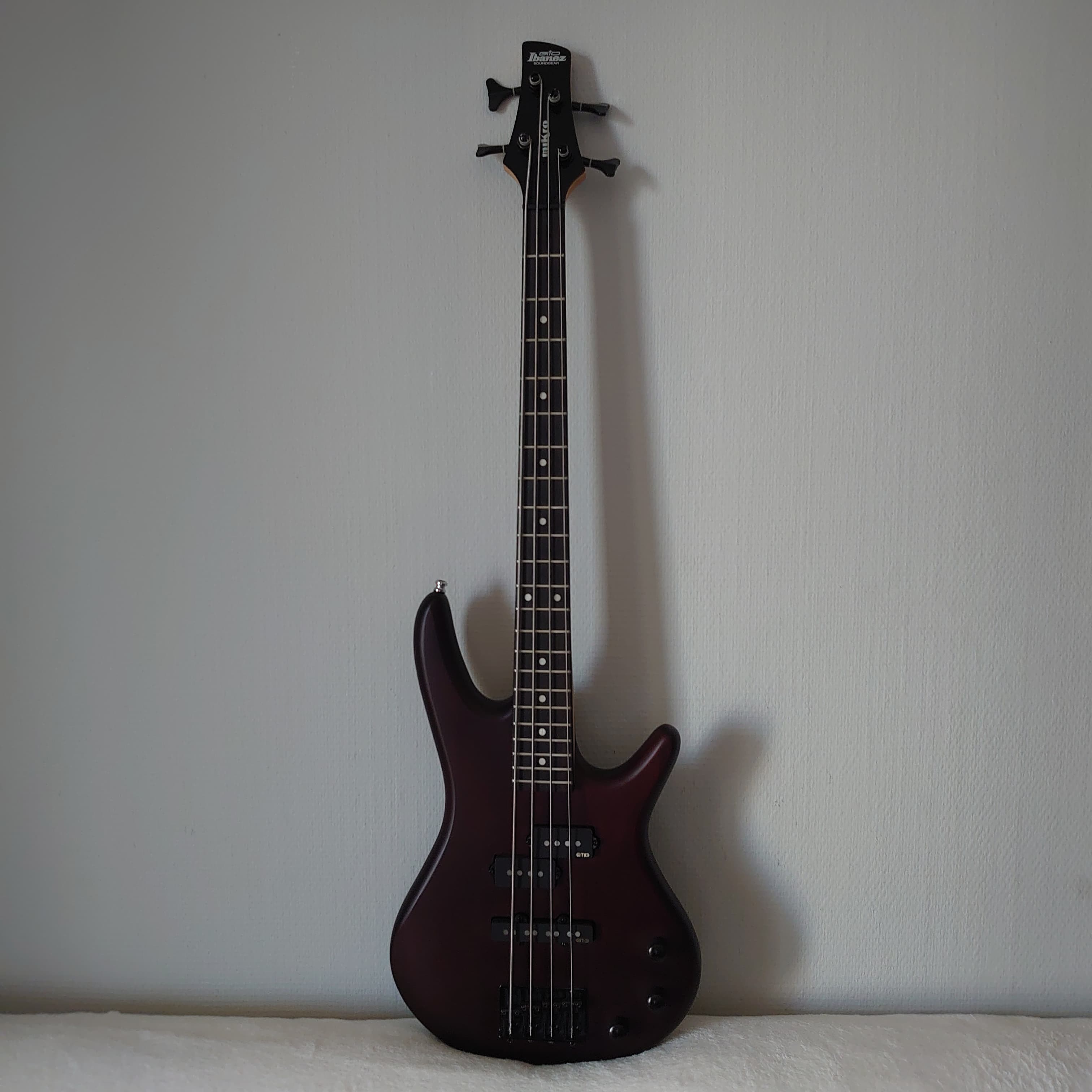 Ibanez mikro bass