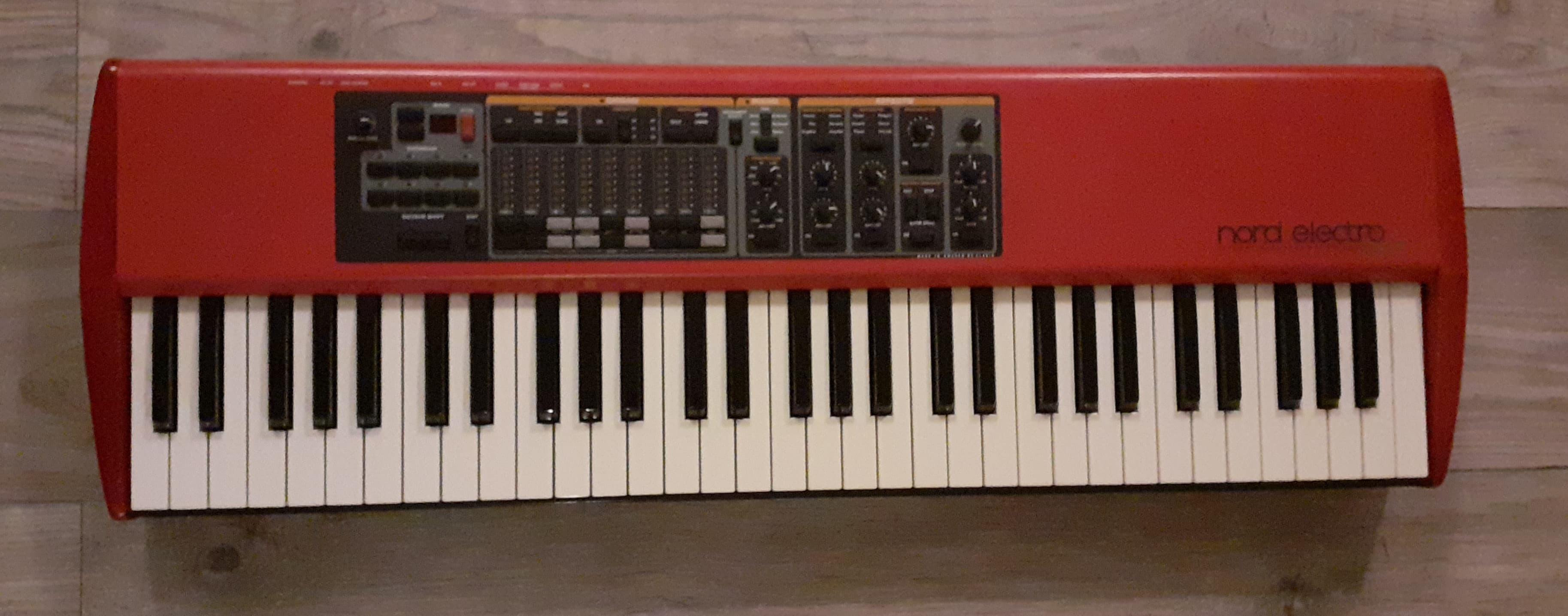 Vends CLAVIA Nord Electro 61 Version 1
