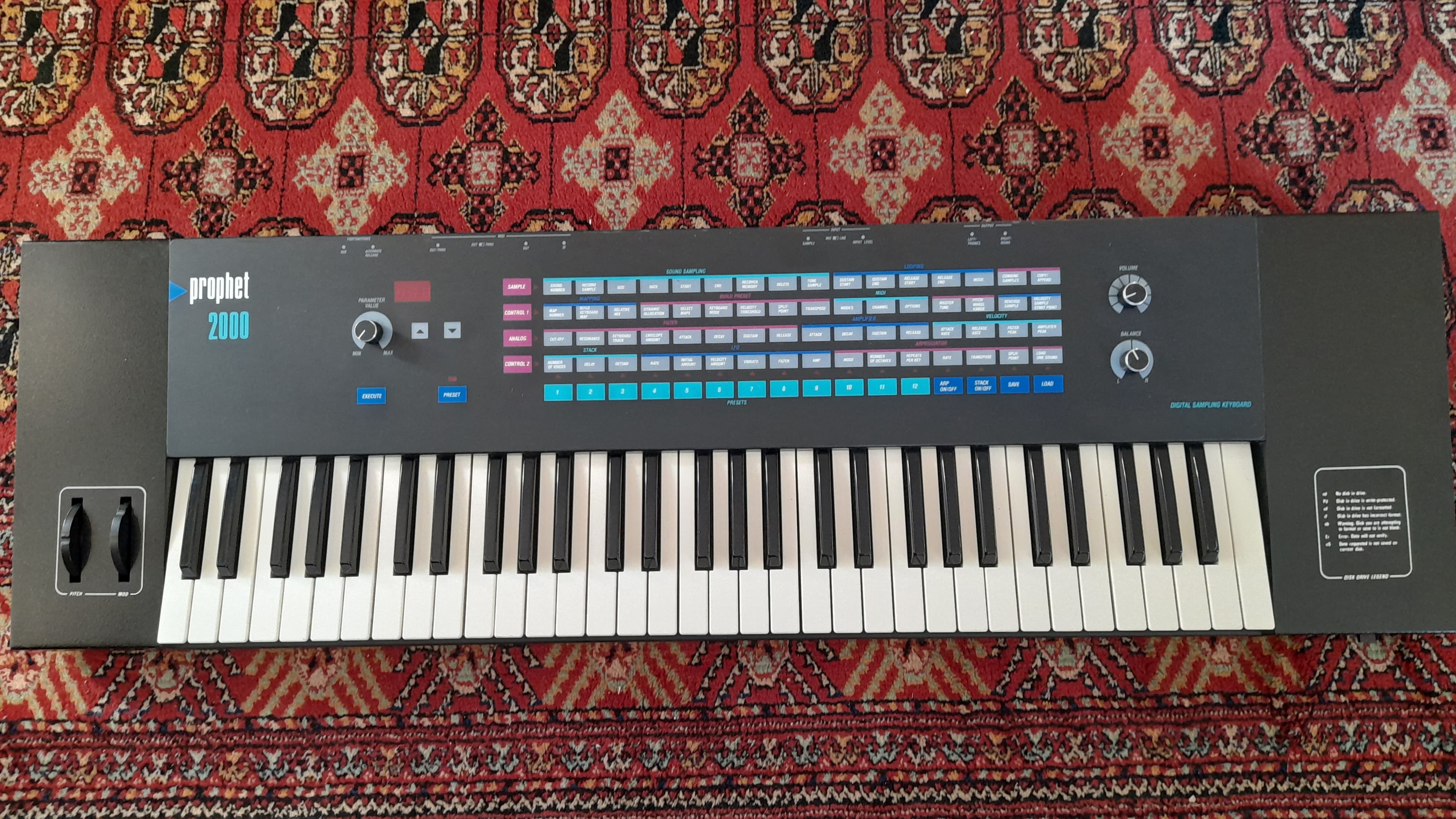 Prophet 2000 + Banque de sons