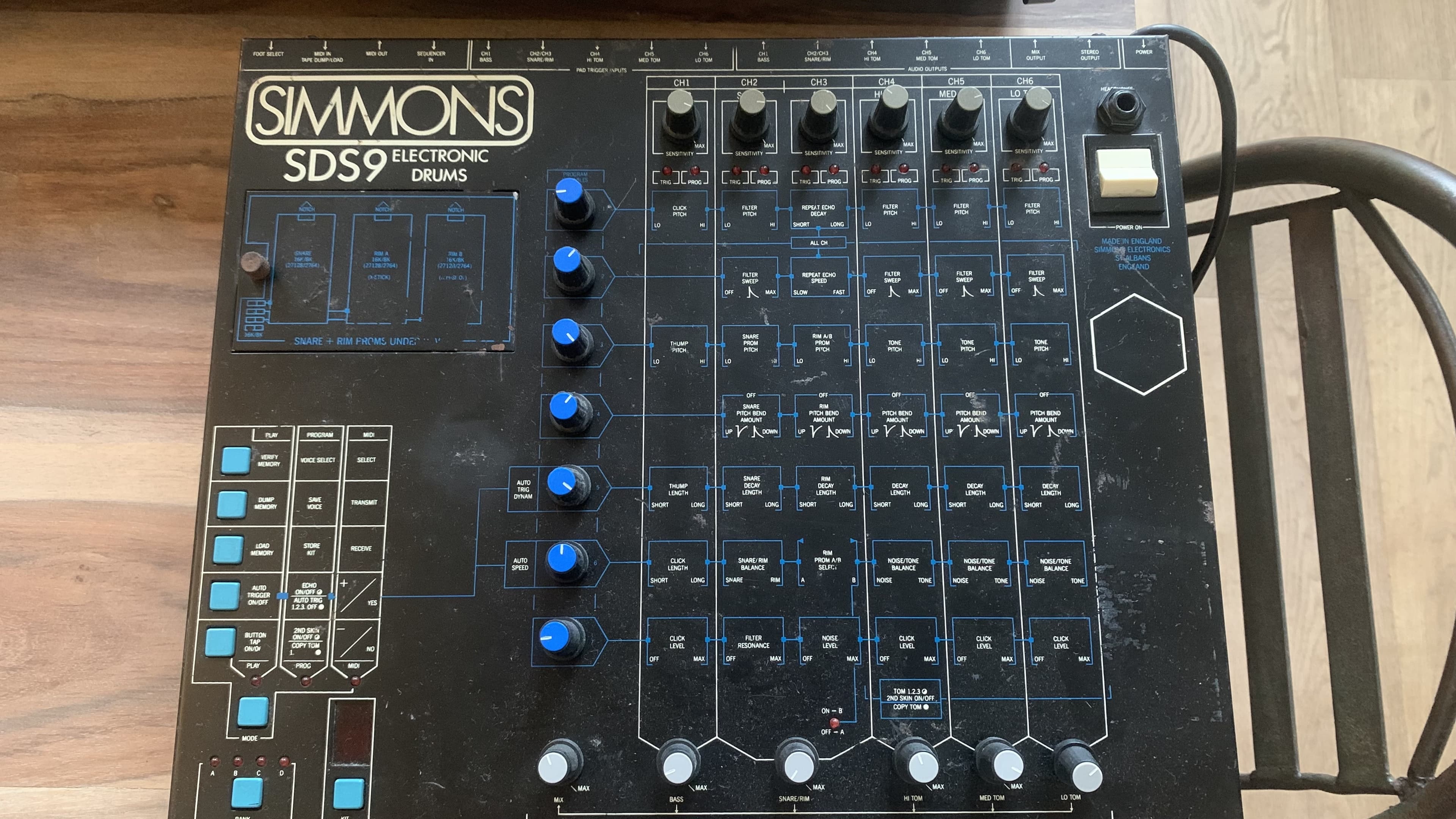 Vide Studio / Simmons SDS-909