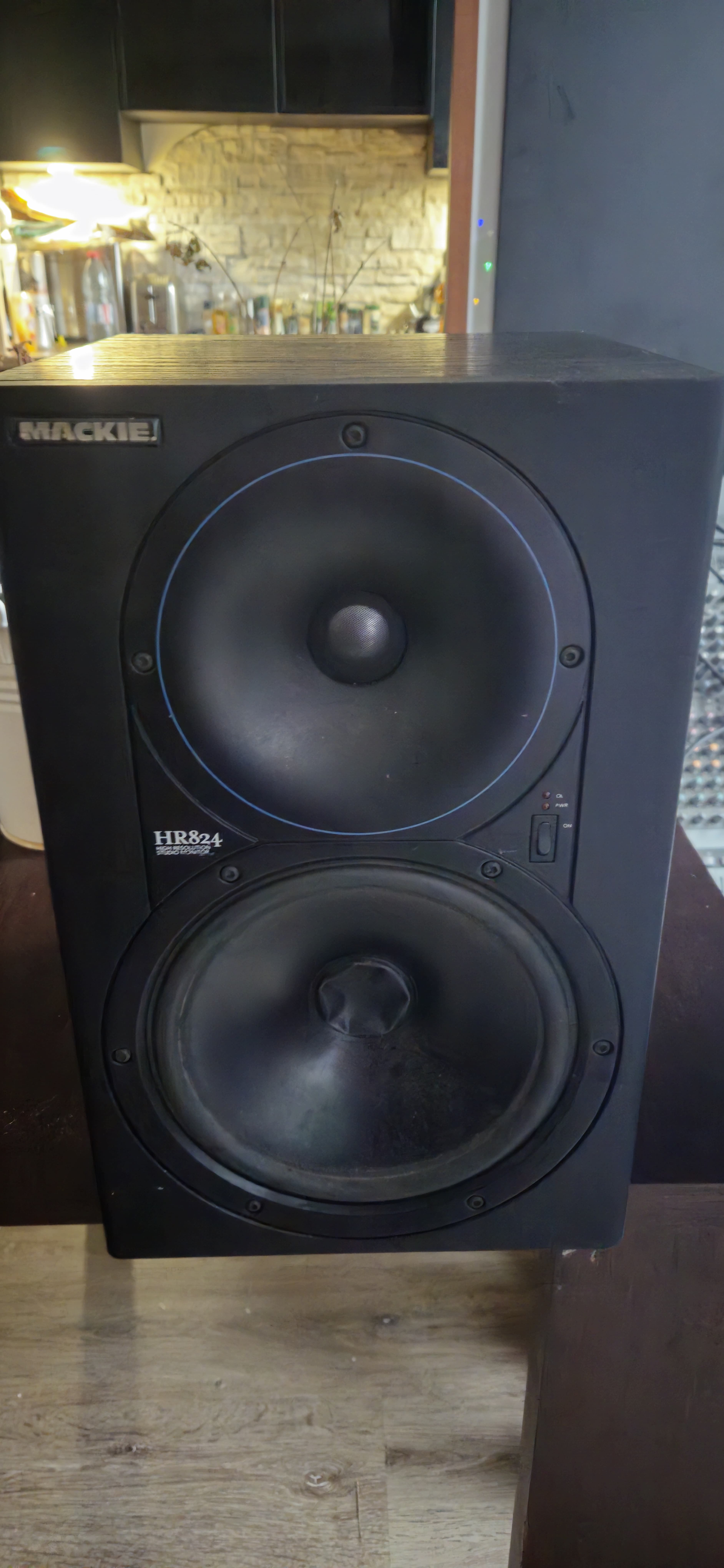 Vends paire Mackie HR 824