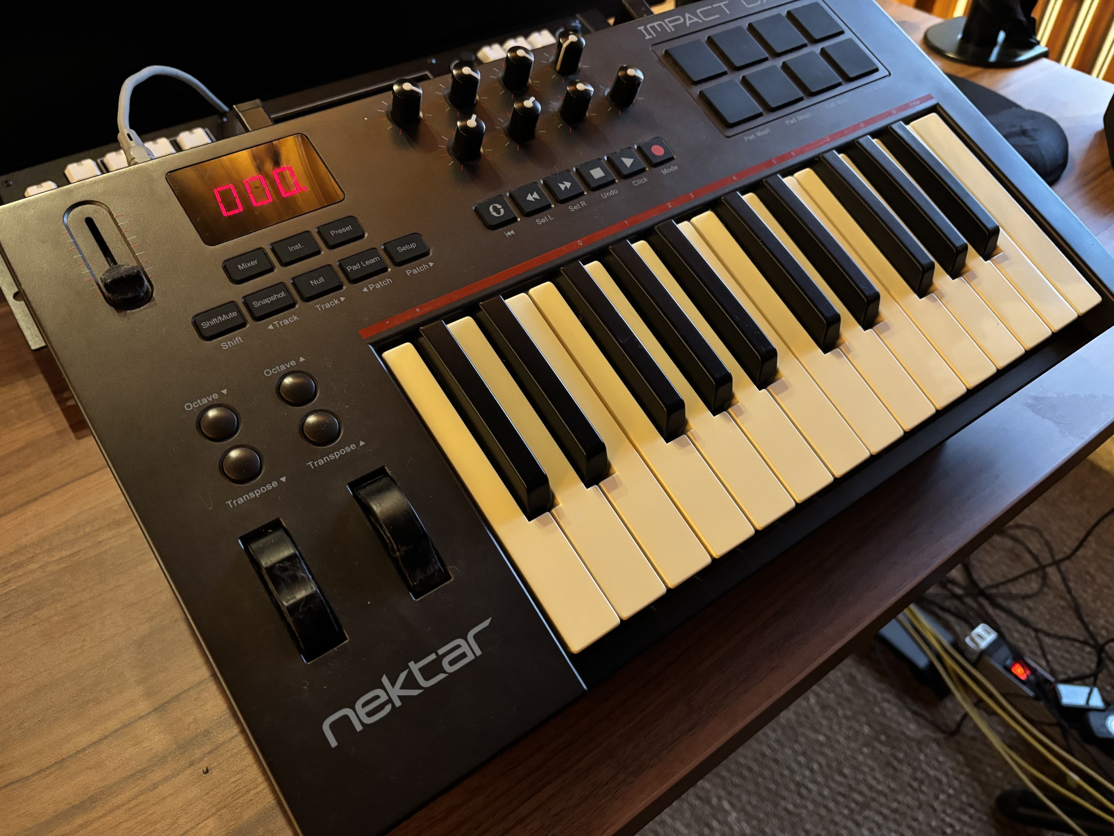 Vends clavier maître Nektar Impact LX25