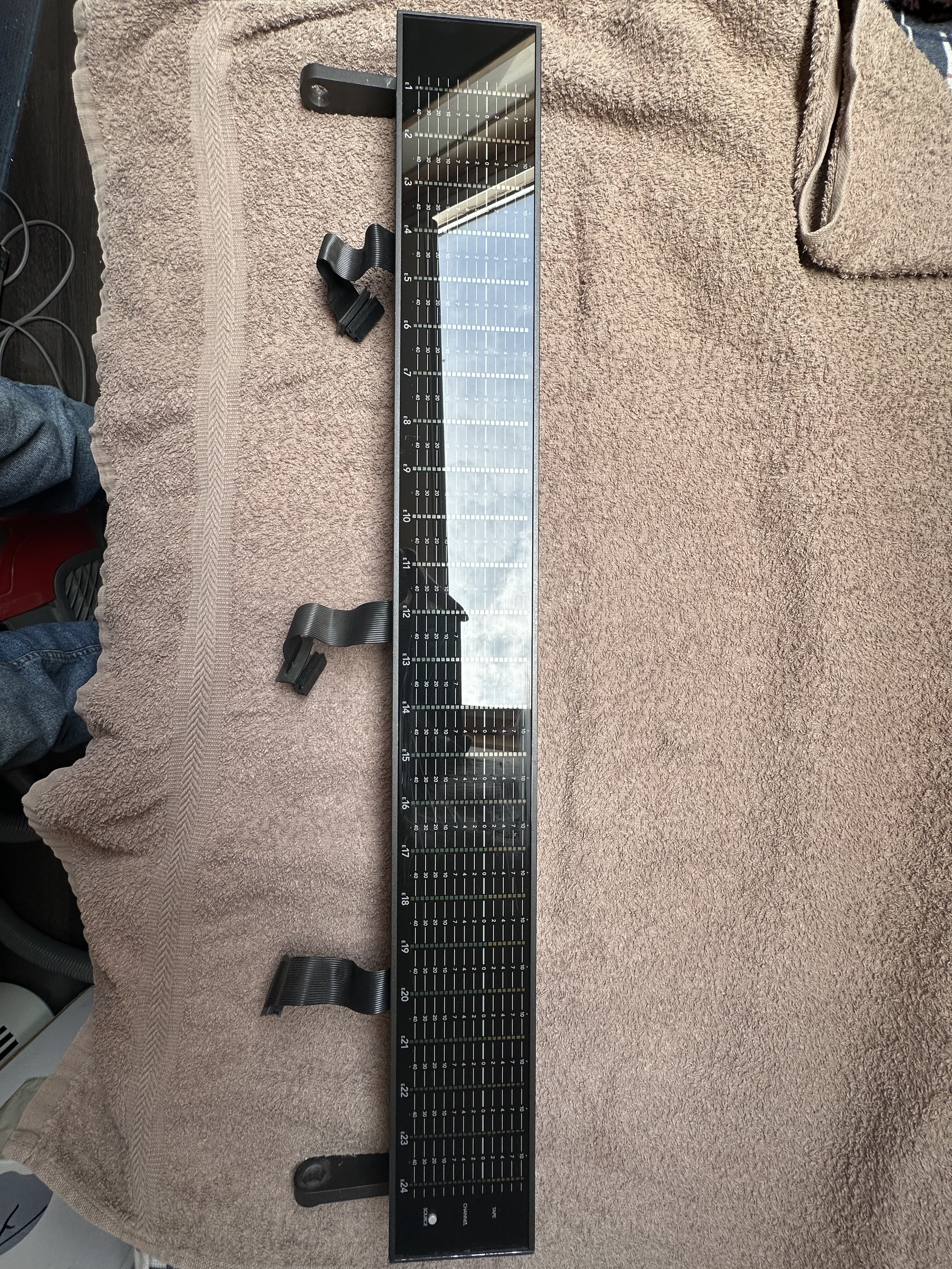 Vends Bandeau bargraph pour Mackie 24E (extension)