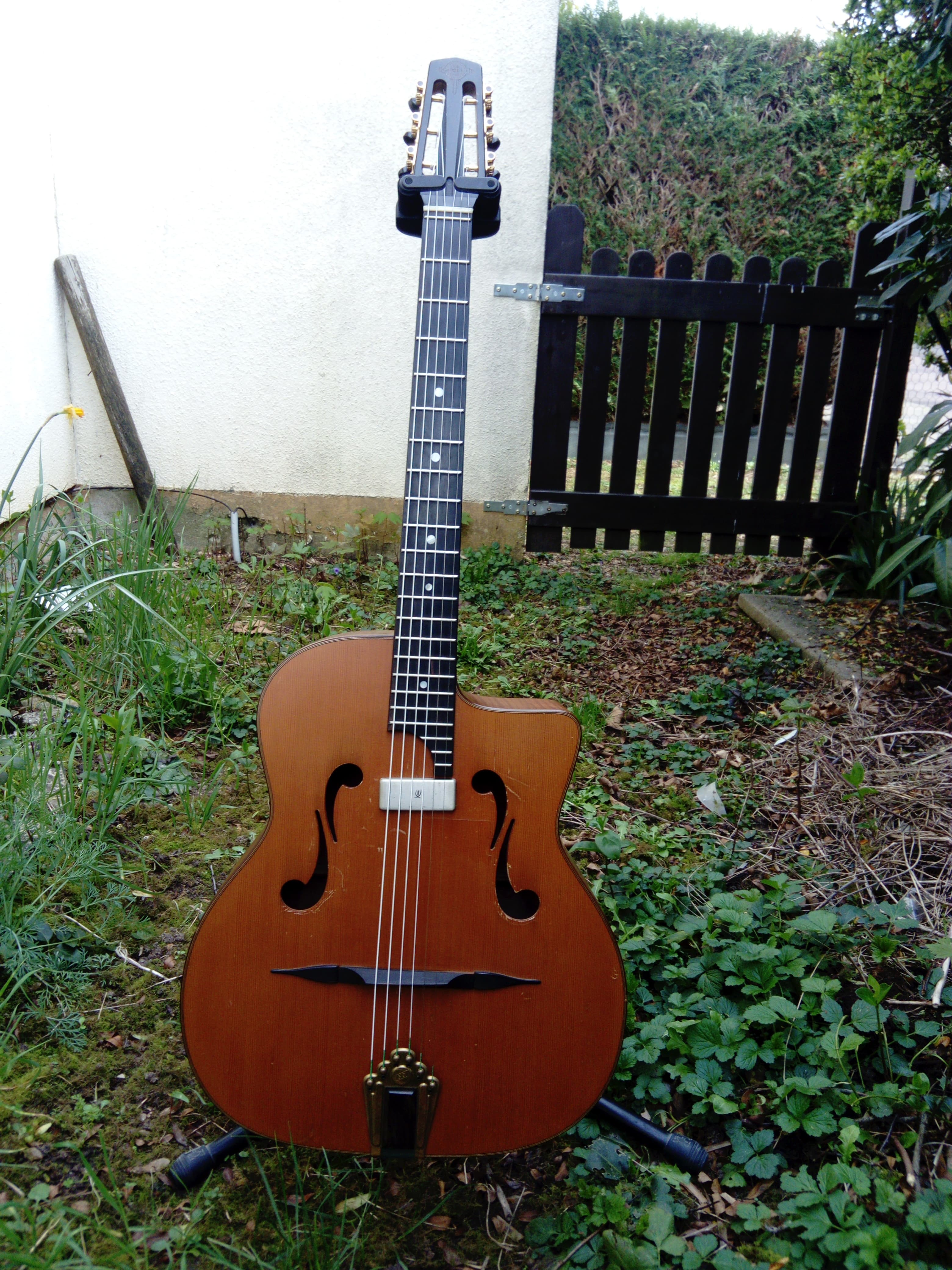 Vends guitare manouche chorus du luthier YL CHOLET