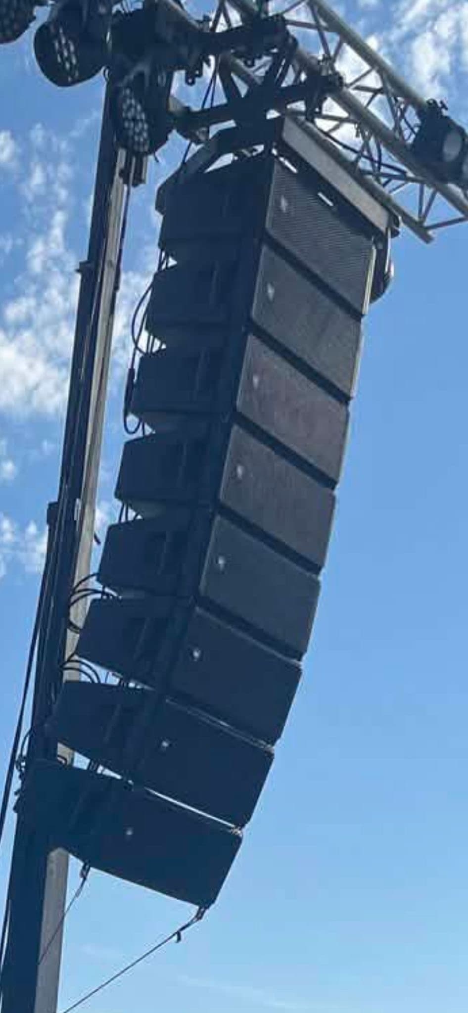 Vend Line array rcf hdl30 et caisson de basse rcf tts-56a