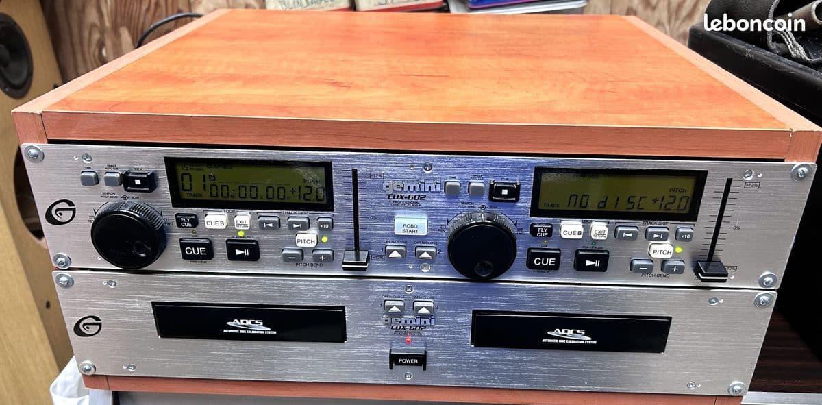 Rack GEMINI CDX 602 DUAL CD PLAYER avec coffret bois