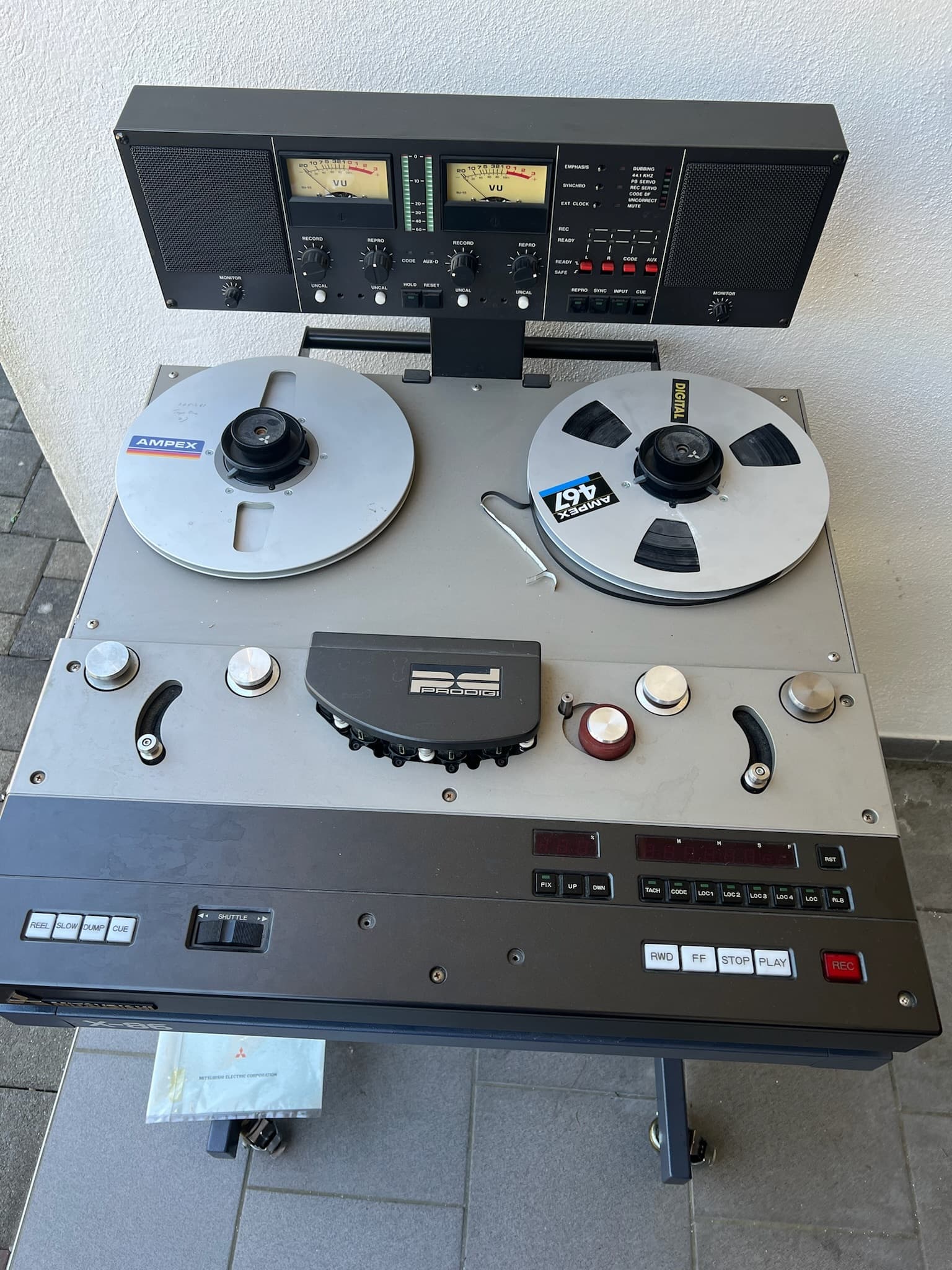 Mitsubishi X-86 PCM Digital Tape Recorder – Magnétophone pro vintage avec meuble