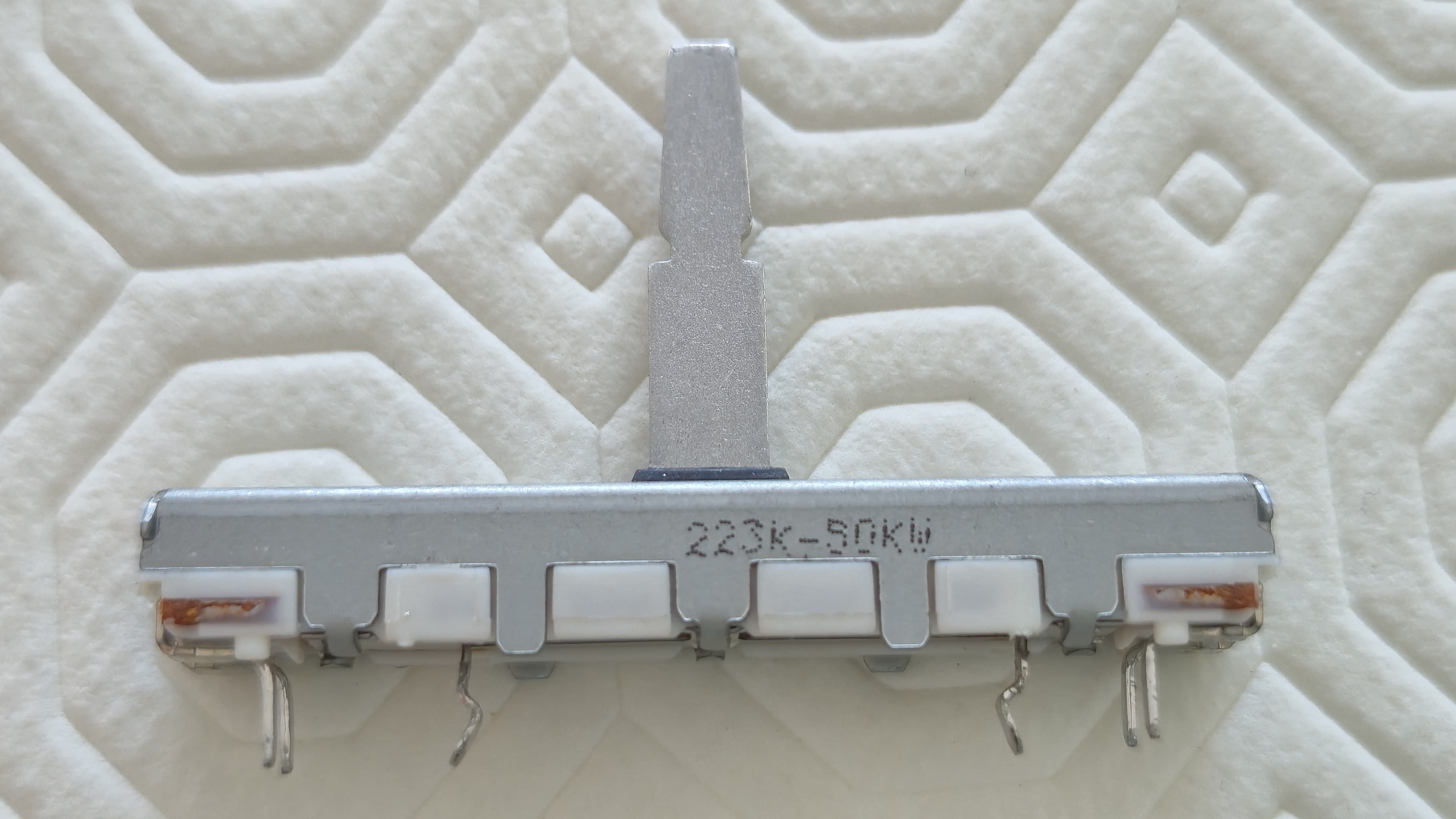 DN360 KLARK-TEKNIK, Lot 10x FADERS Façade (originaux ALPS)
