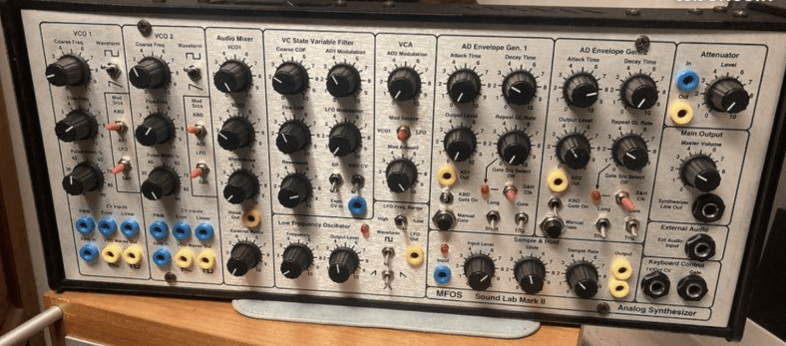 Synthé Music from outer space Sound Lab Mark II