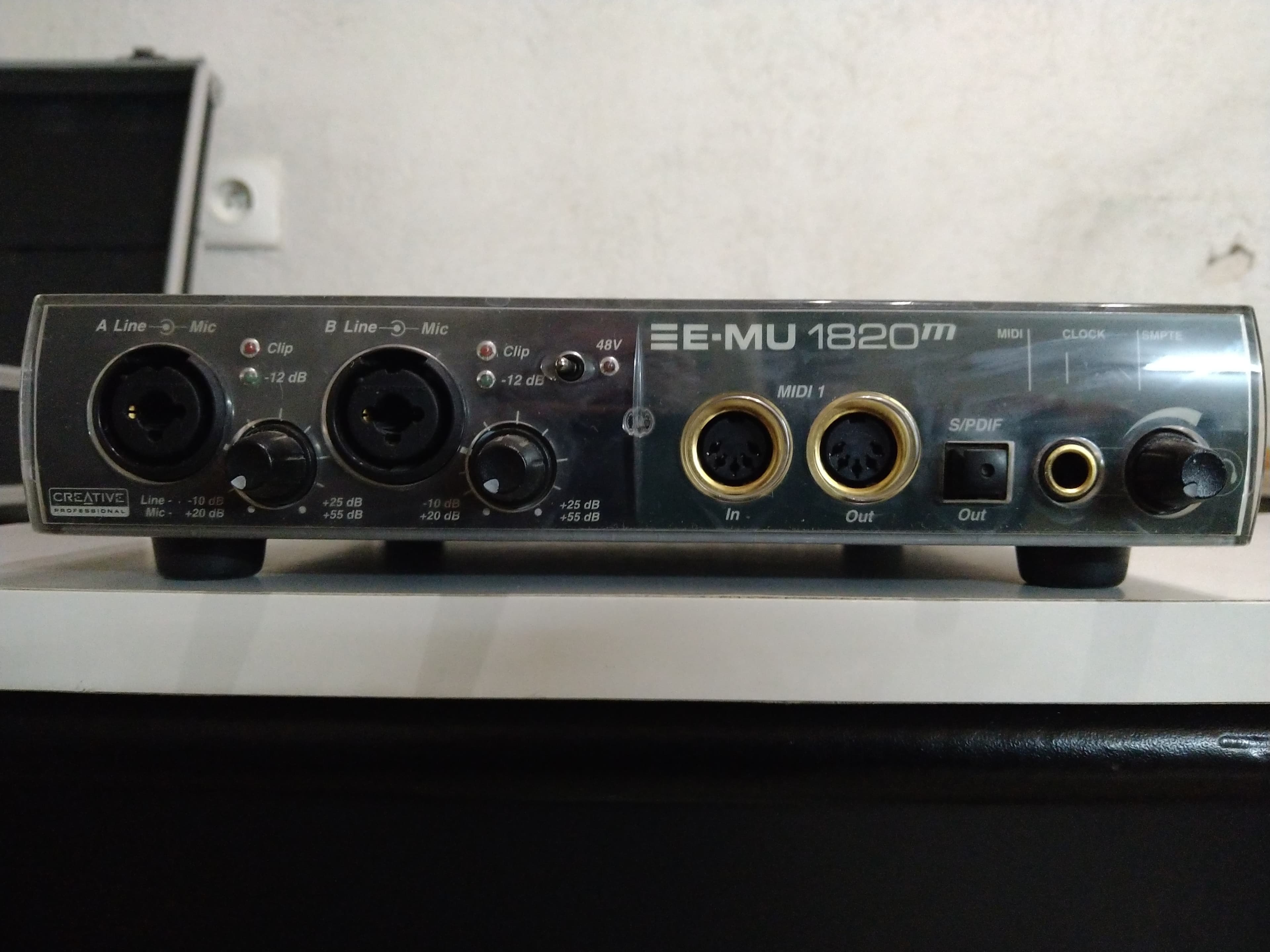 Vends e-mu 1820m sans carte horloge