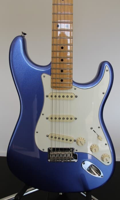 Vends FENDER Stratocaster American Standard