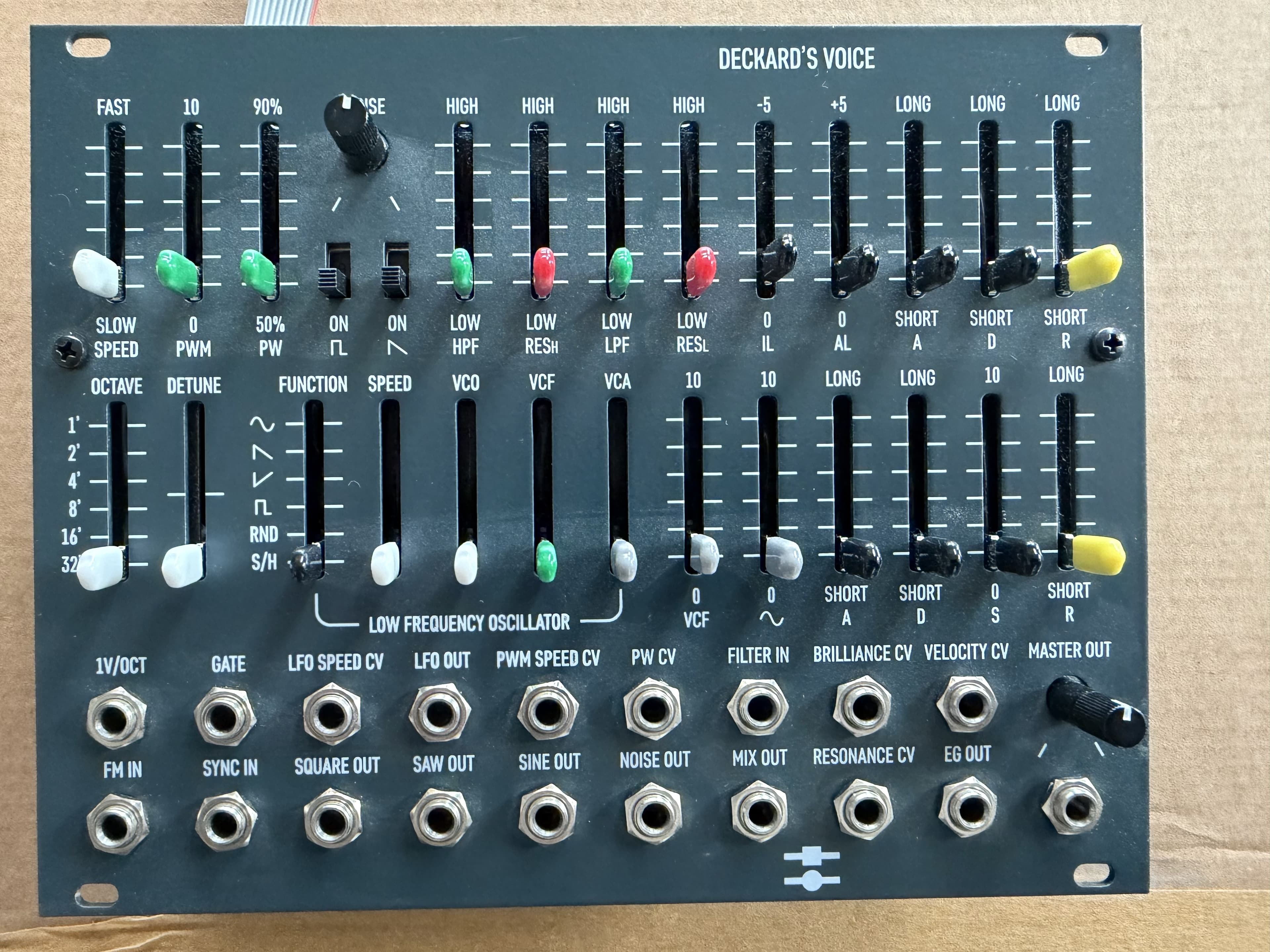 Black Corporation’s Deckard’s Voice (1 voix du Yamaha CS-80)