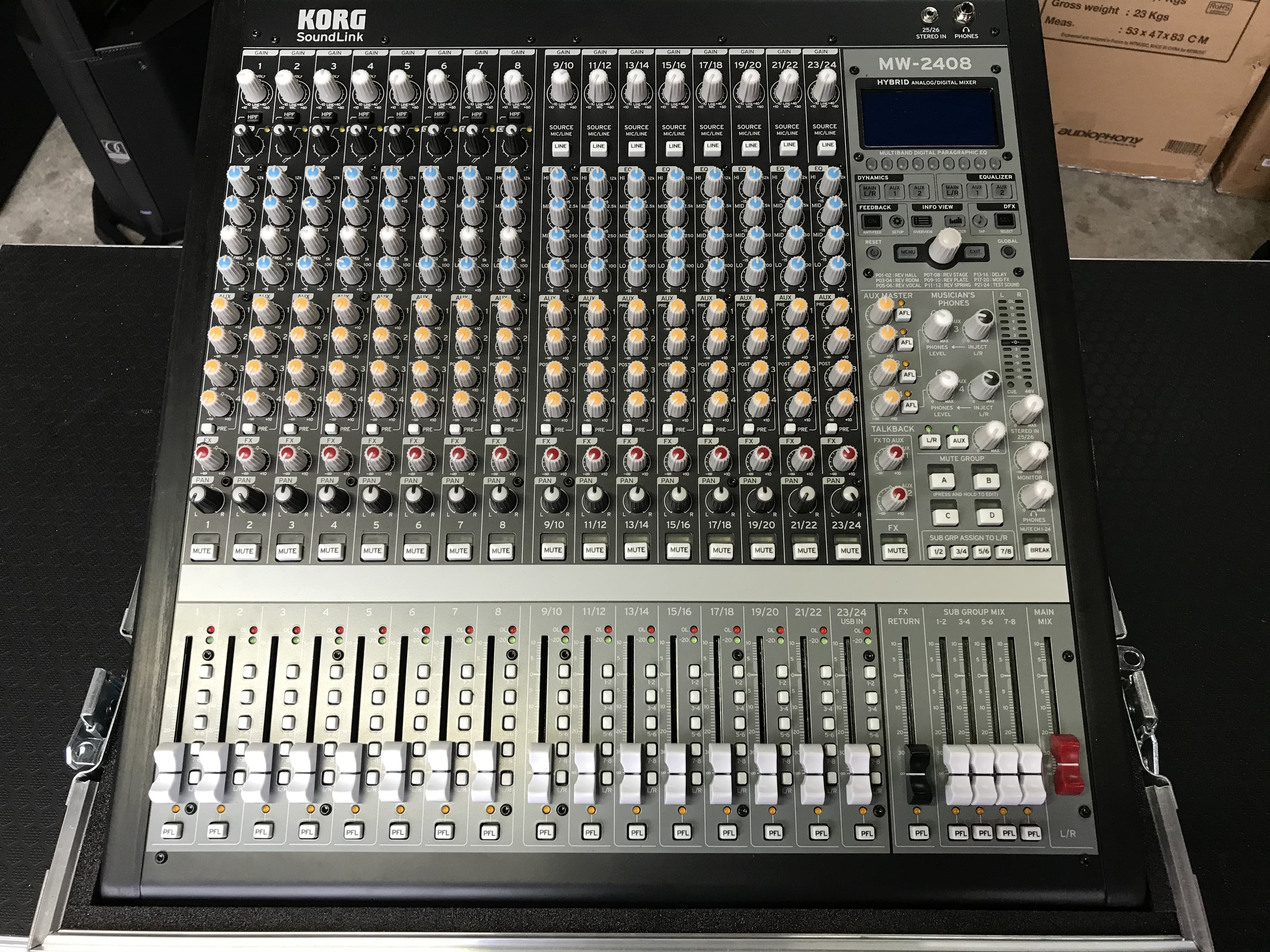 Vends KORG MW2408 en flight-case