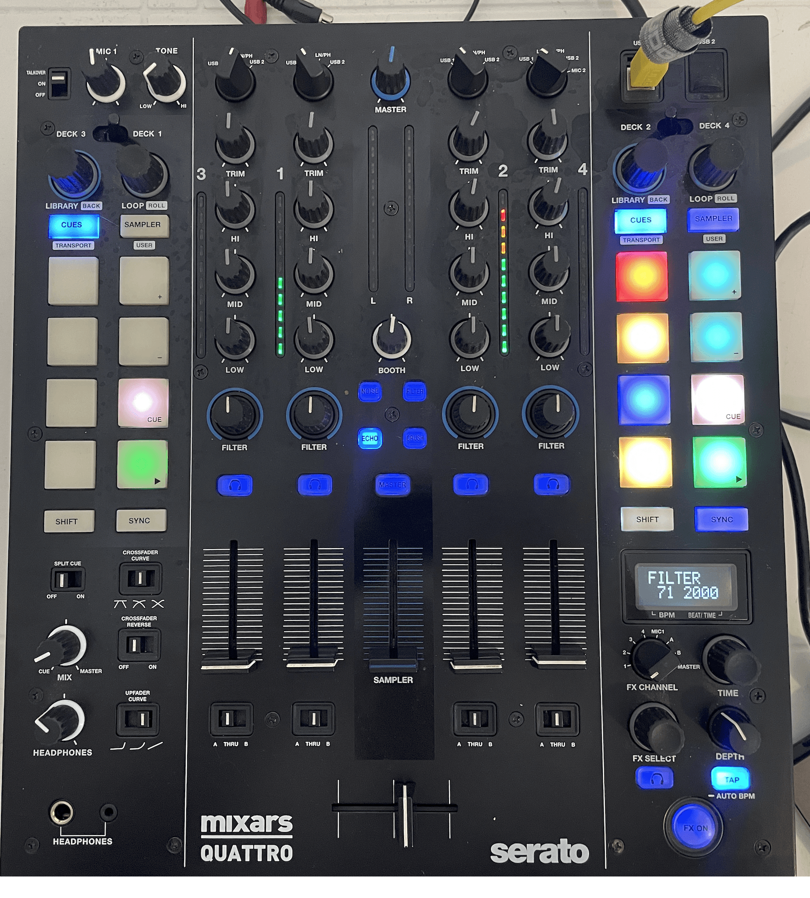 Table de mixage Mixars Quattro Serato Dvs midi (à restaurer)