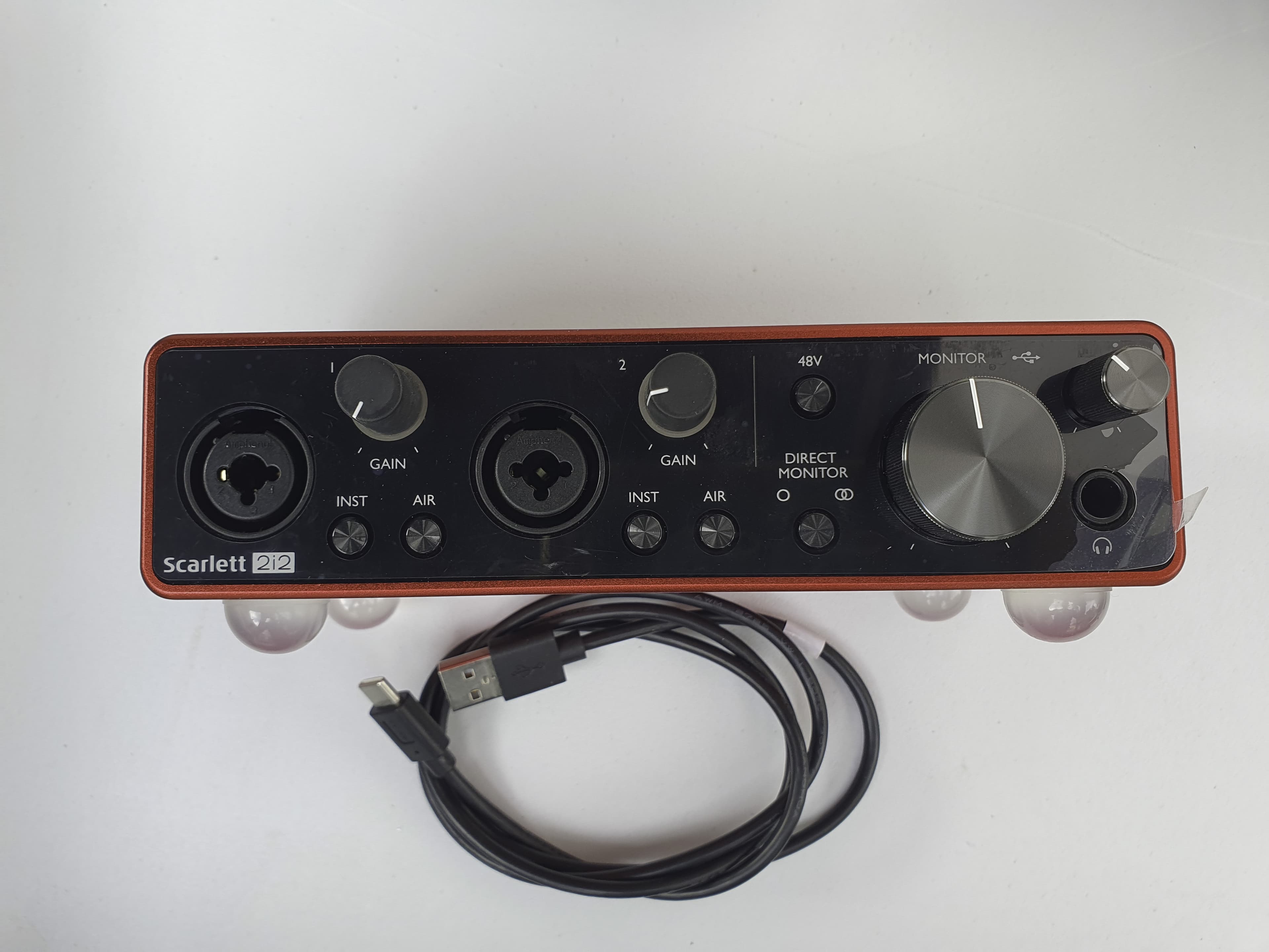 Vends ma carte son Focusrite Scarlett 2i2 Gen 3ends ma carte son Focusrite Scarlett 2i2 Gen 3