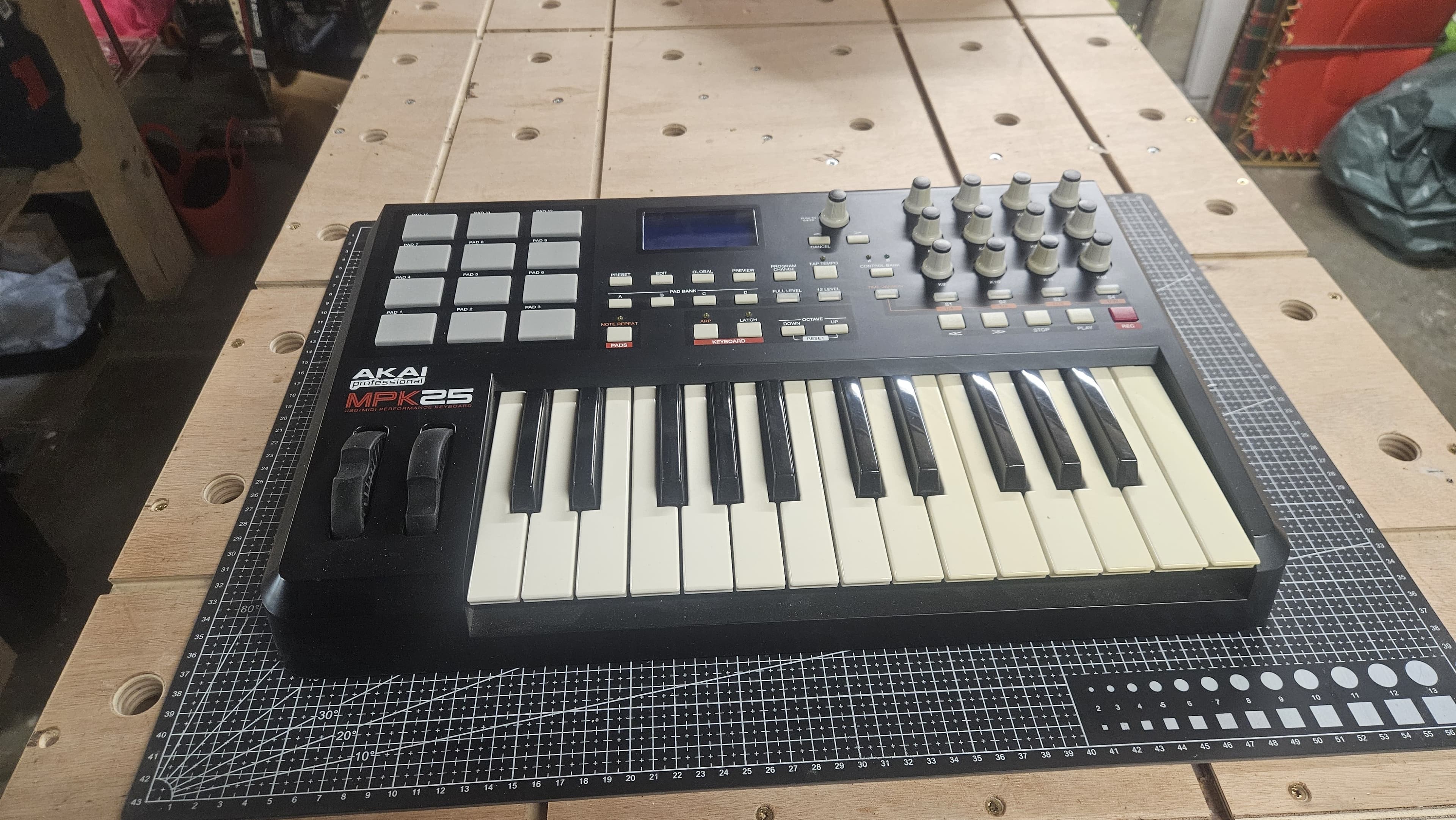 Increvable Akai MPK25