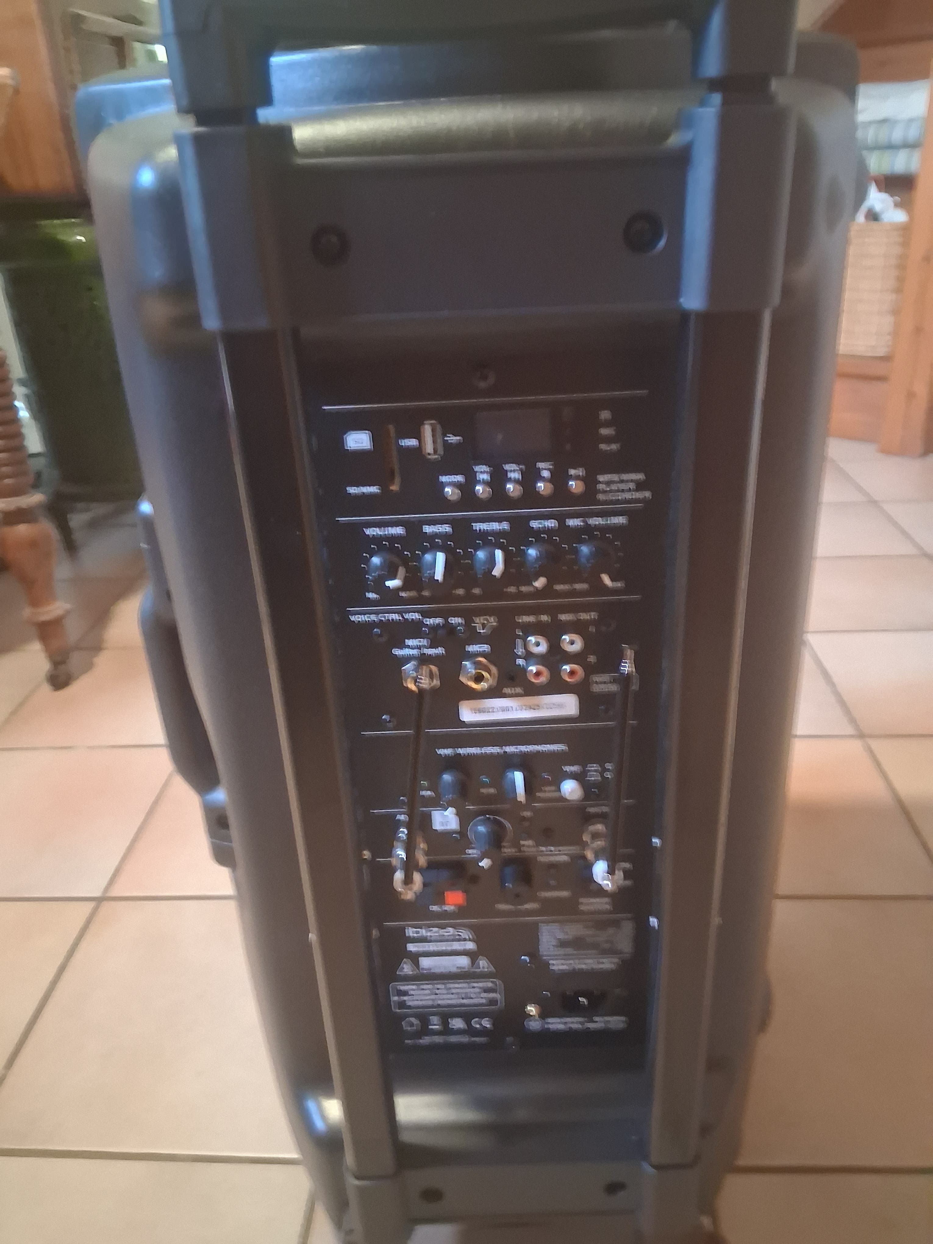 UNE ou DEUX Enceintes portables Ibiza Sound 15 pouces avec batterie iontégrée