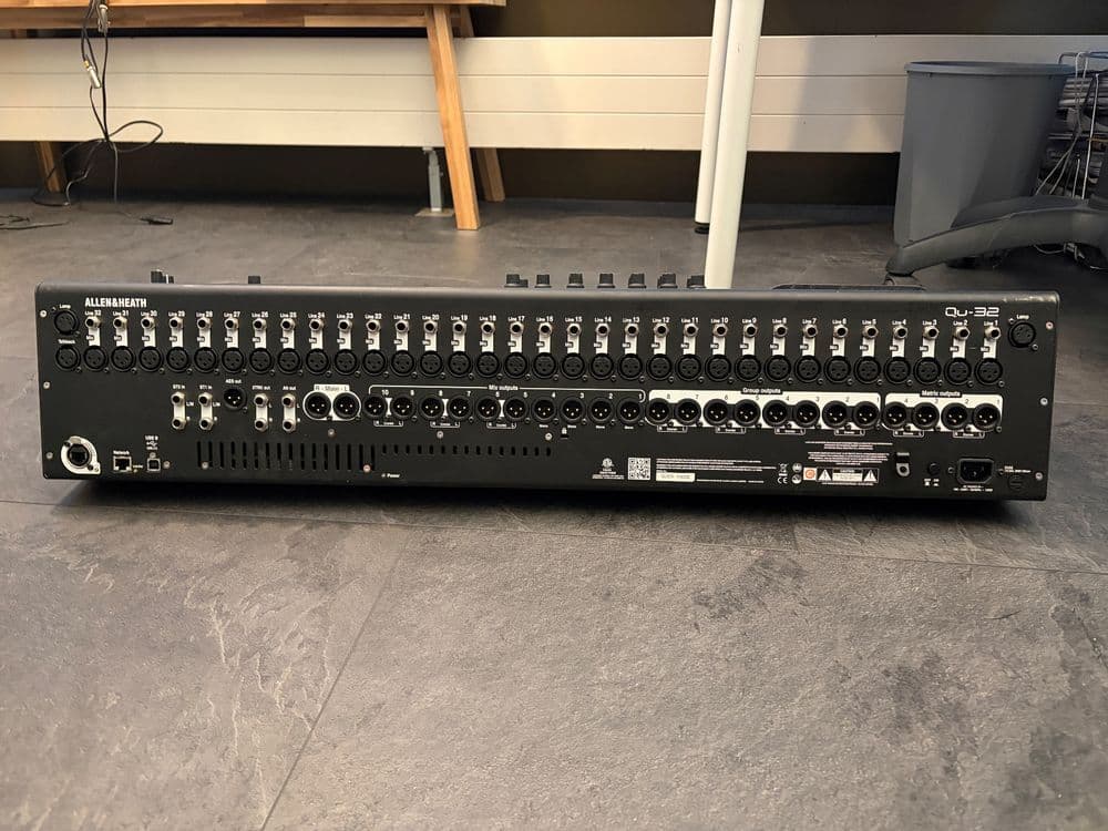 Console de Mixage Numérique Allen & Heath Qu-32 (Très Bon État)