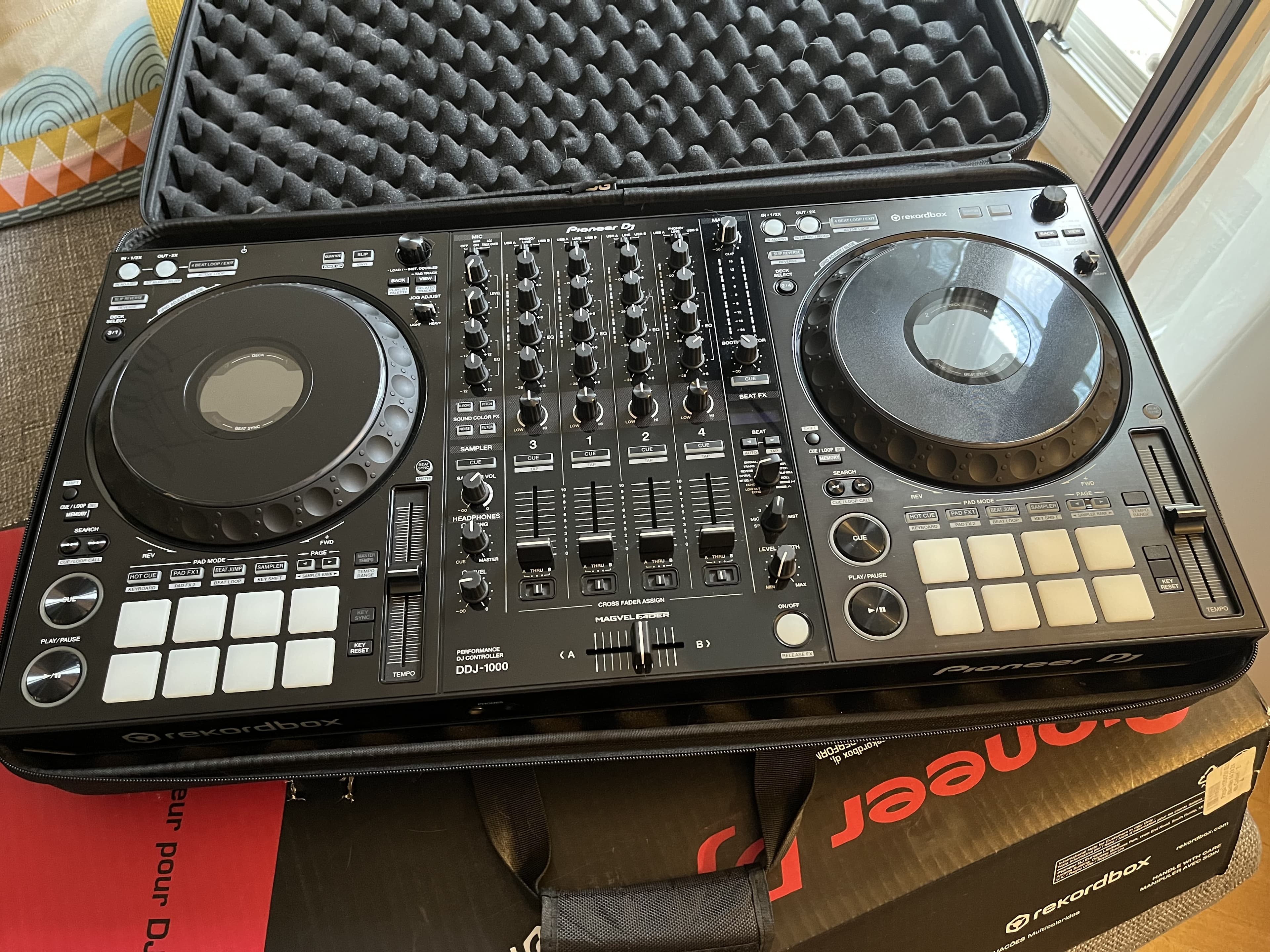 Vends Pioneer DDJ-1000 + Sac UDG