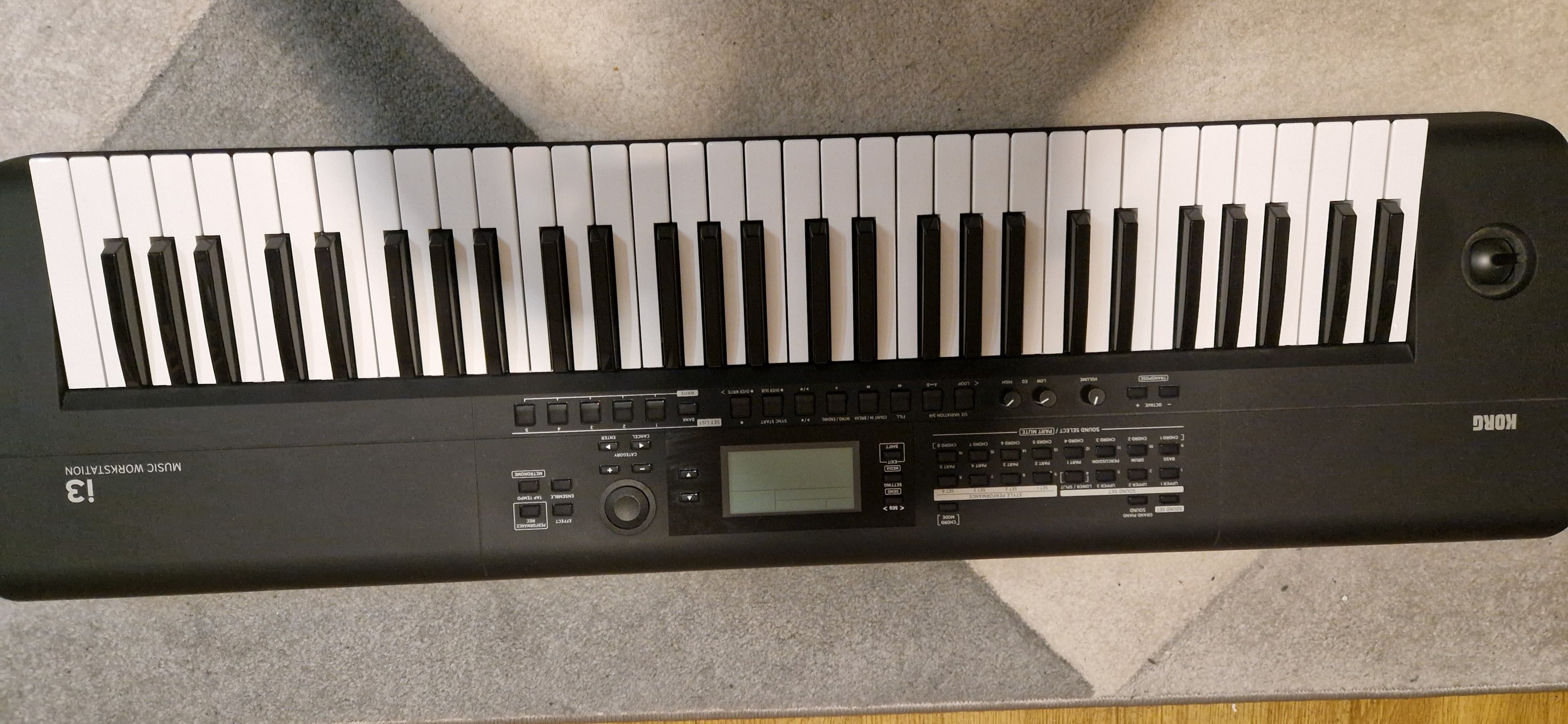 Vends KORG I3 250.00 EUROS