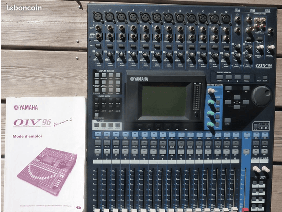 vends console yamaha 01V96 V2