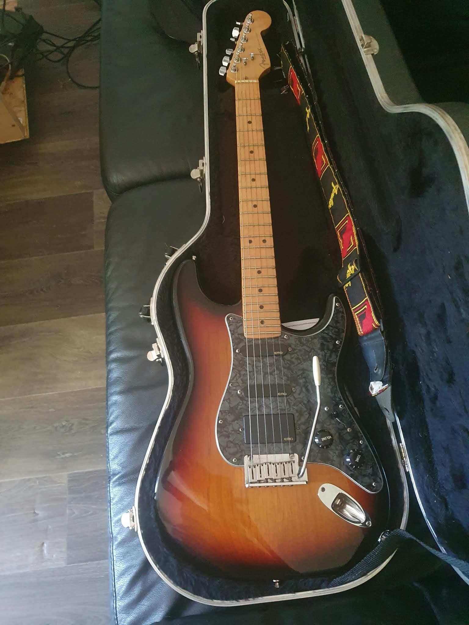 Vends Stratocaster American Standard MN 3TS