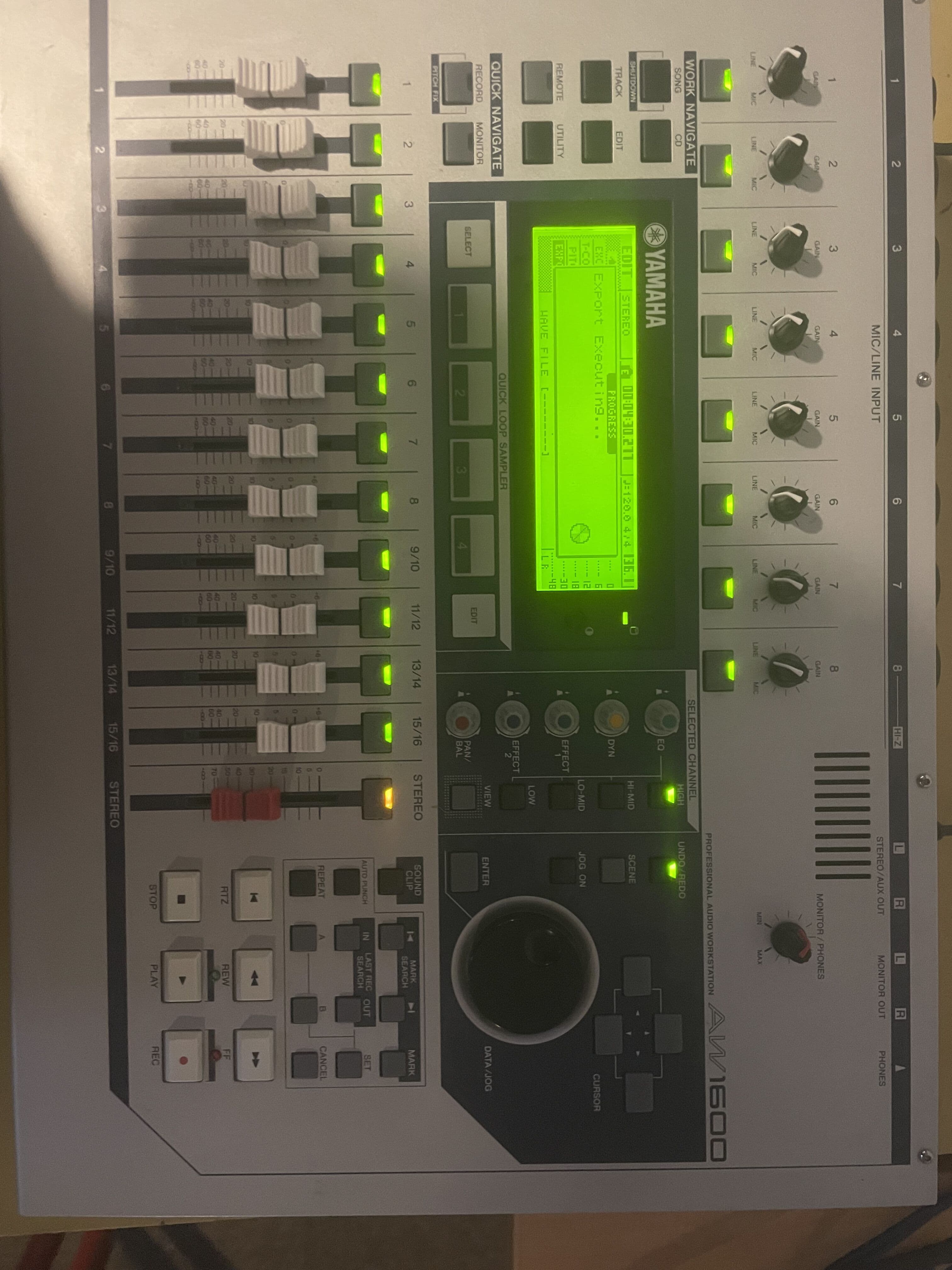Vends enregistreur studio portable Yamaha AW1600