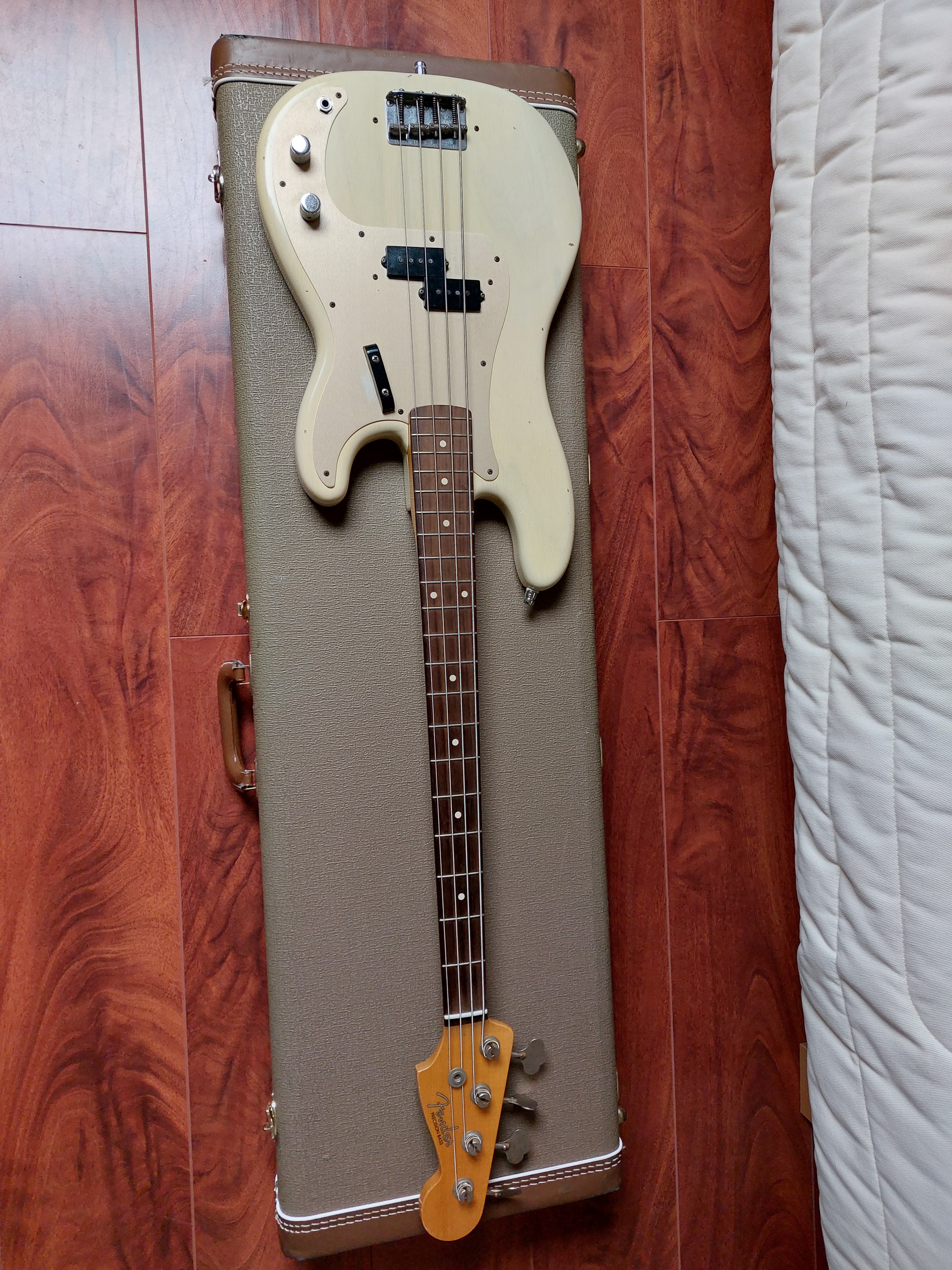 Vends Precision Bass 1959 journeyman Relic