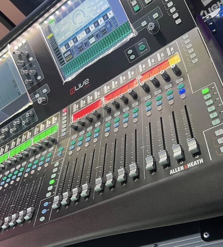 ? ALLEN & HEATH dLIVE C3500 — EXCELLENT ÉTAT : VENTE RAPIDE ?