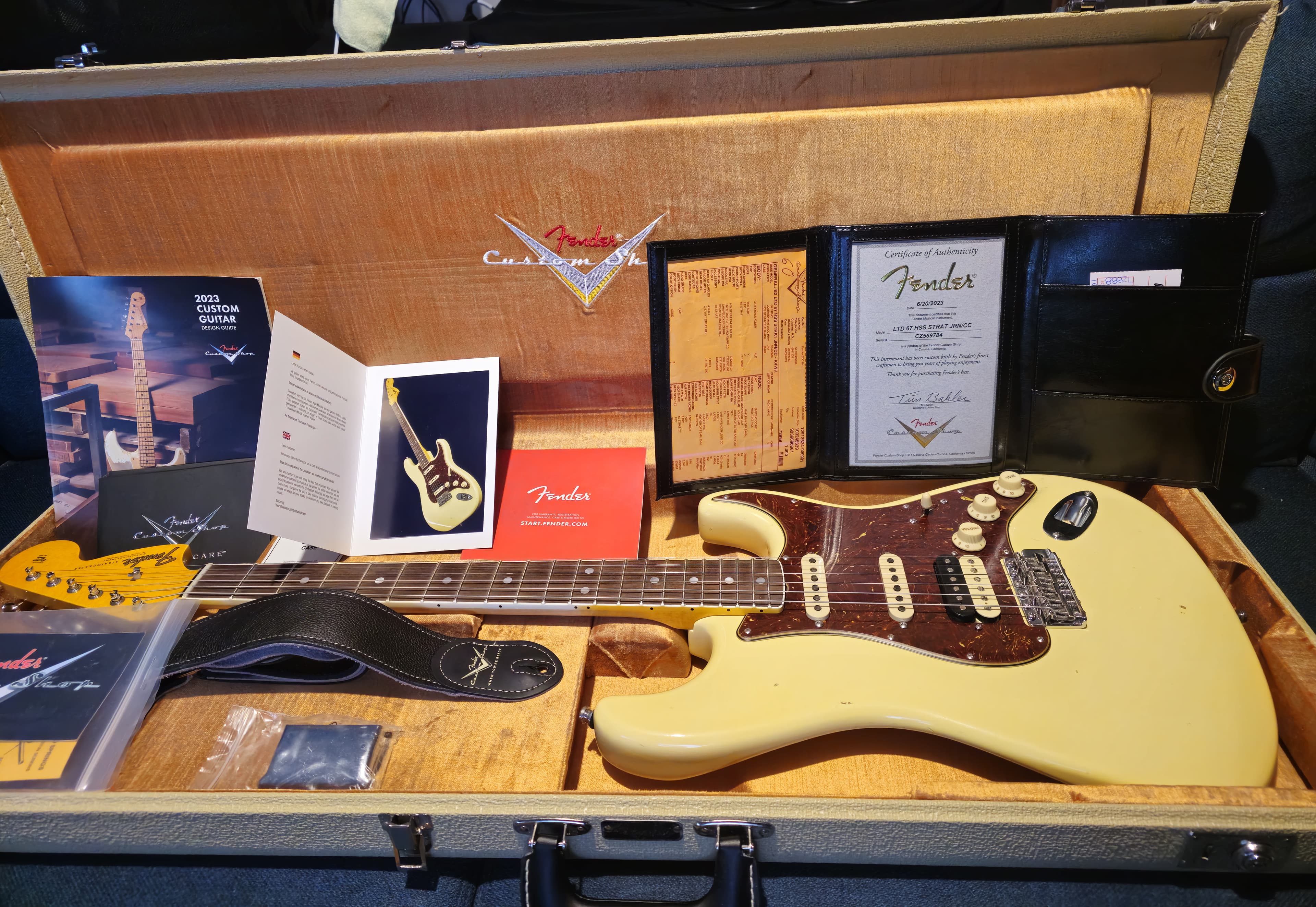 Fender Custom Shop '67 Strat HSS Journeyman Classic Aged Vintage White