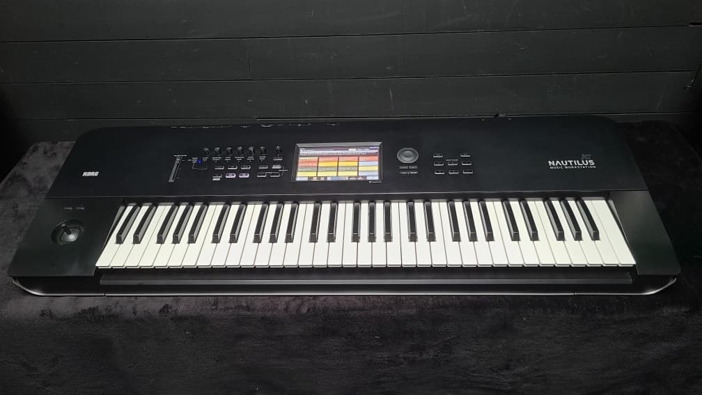 Korg Nautilus AT – Comme neuf – Garantie jusqu’en avril 2027 – Facture