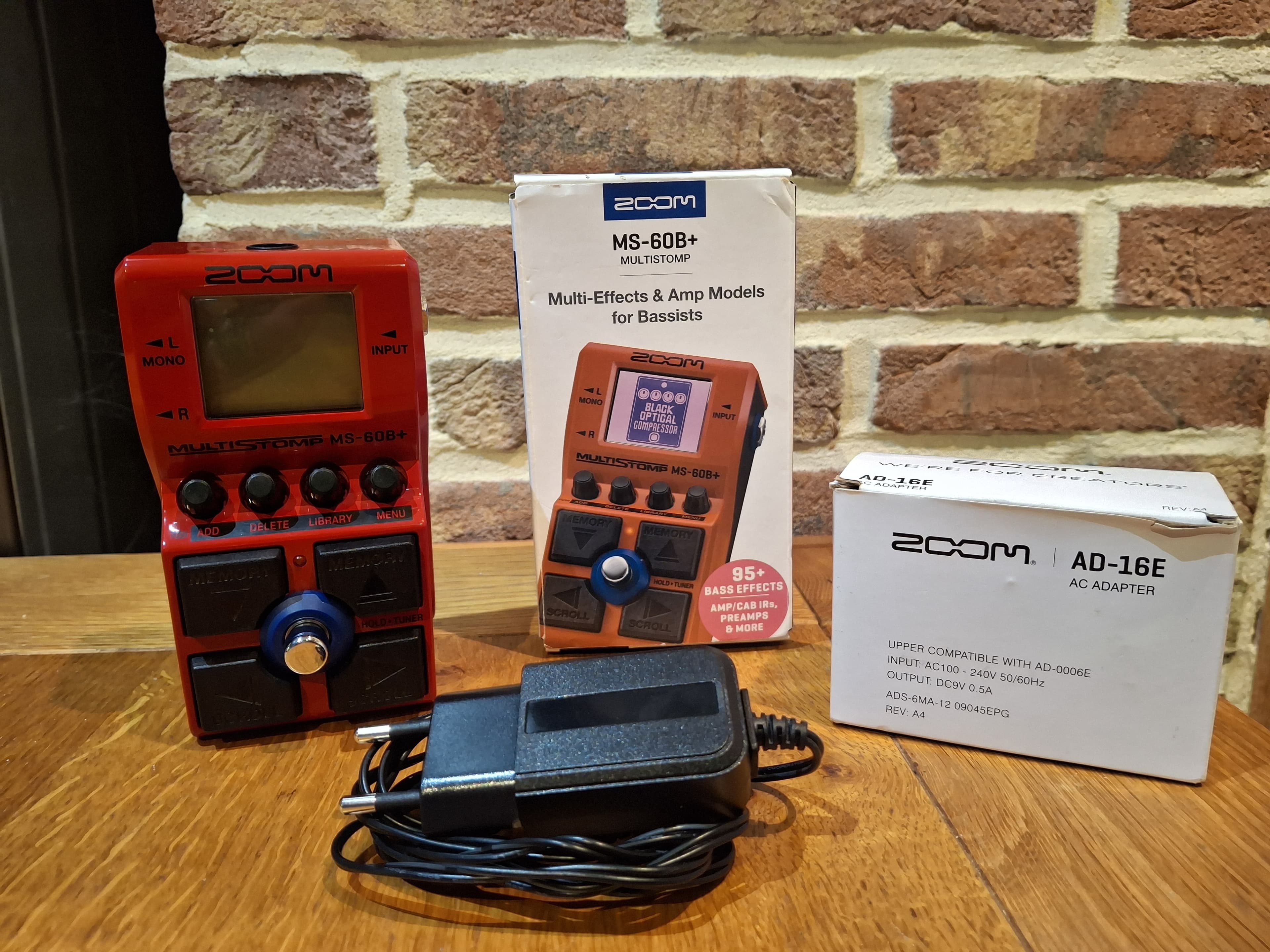 Zoom MS-60B+ MultiStomp Basse + Alim Zoom AD-16E