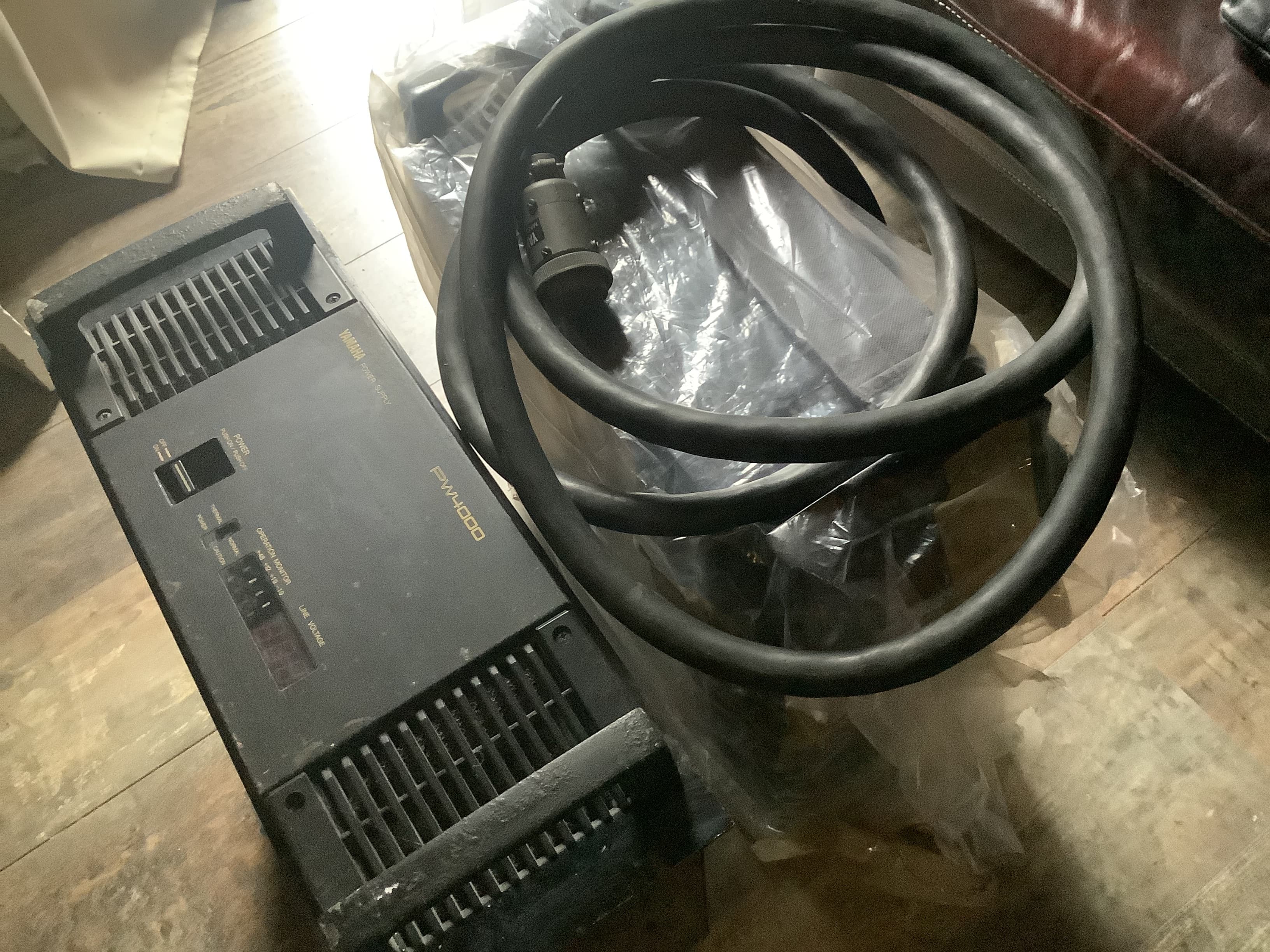 Vends alim pw4000