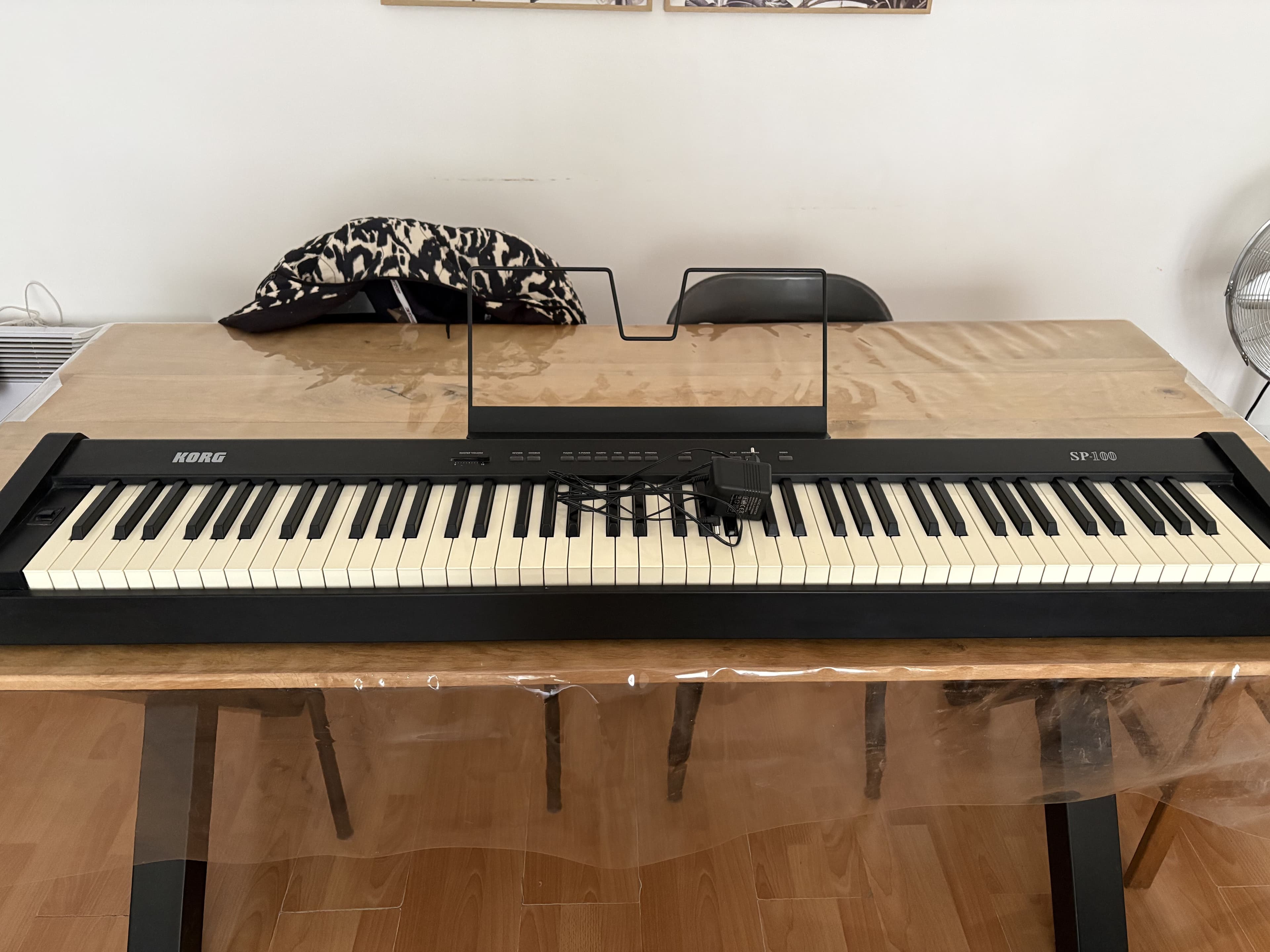 Vends piano numérique Korg SP-100