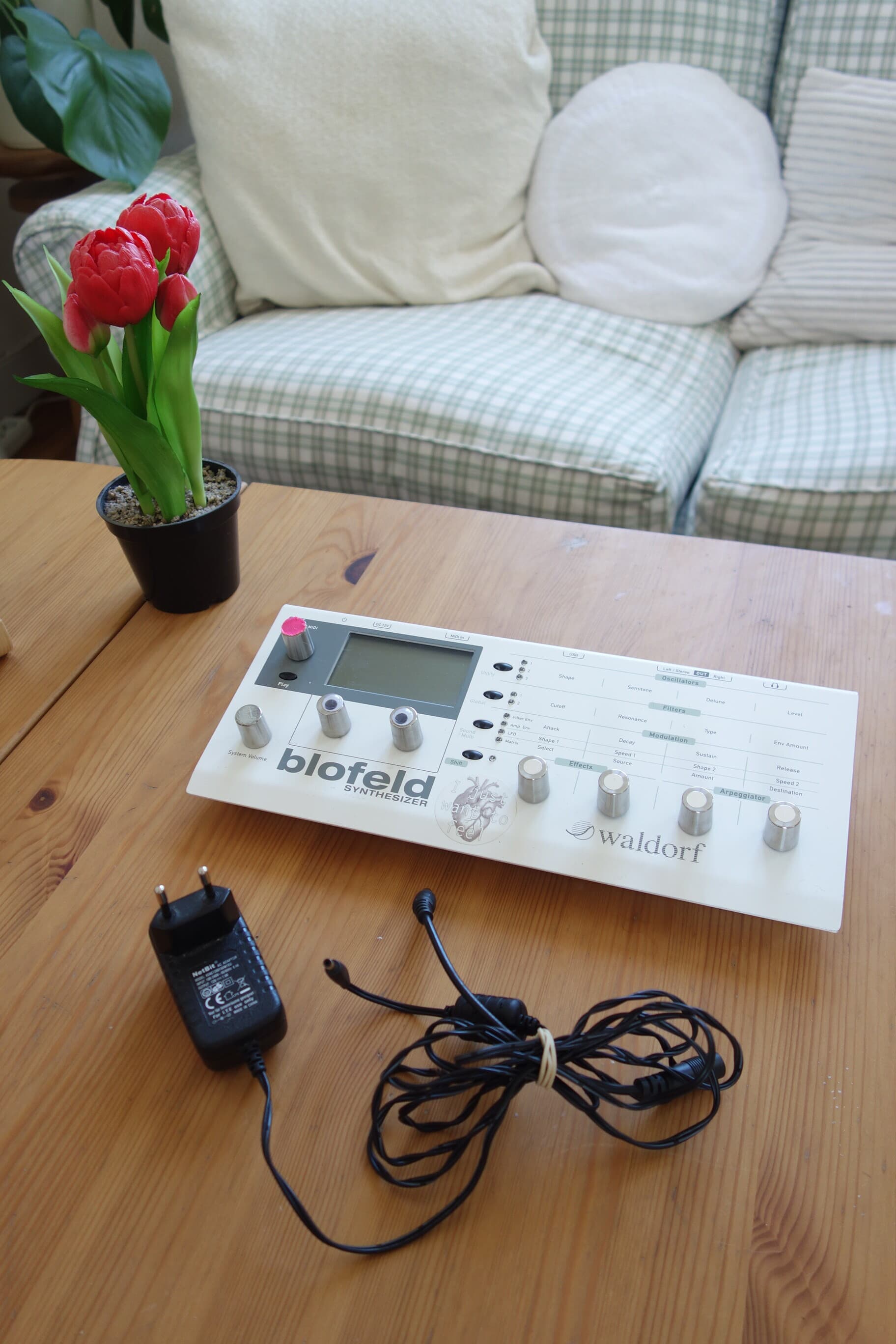 Vends Waldorf Blofeld desktop - white edition