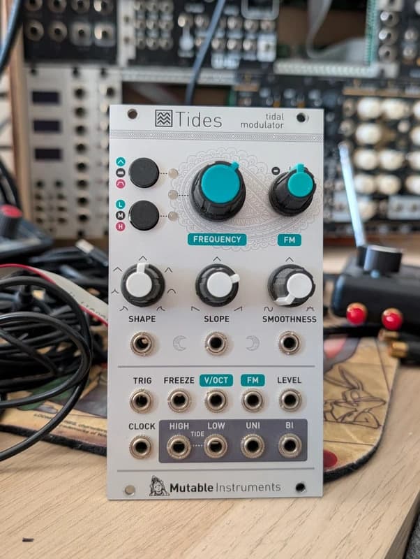 Mutable Instruments - Tides v1 - eurorack