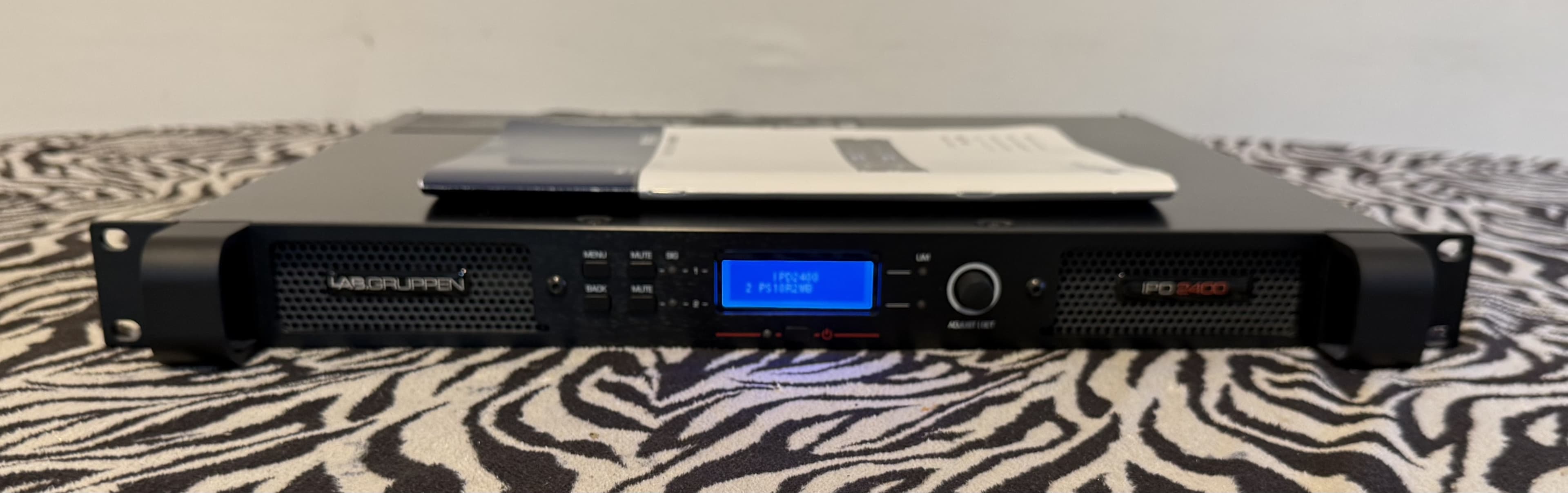 Ampli Lab Gruppen iPD 2400 état neuf