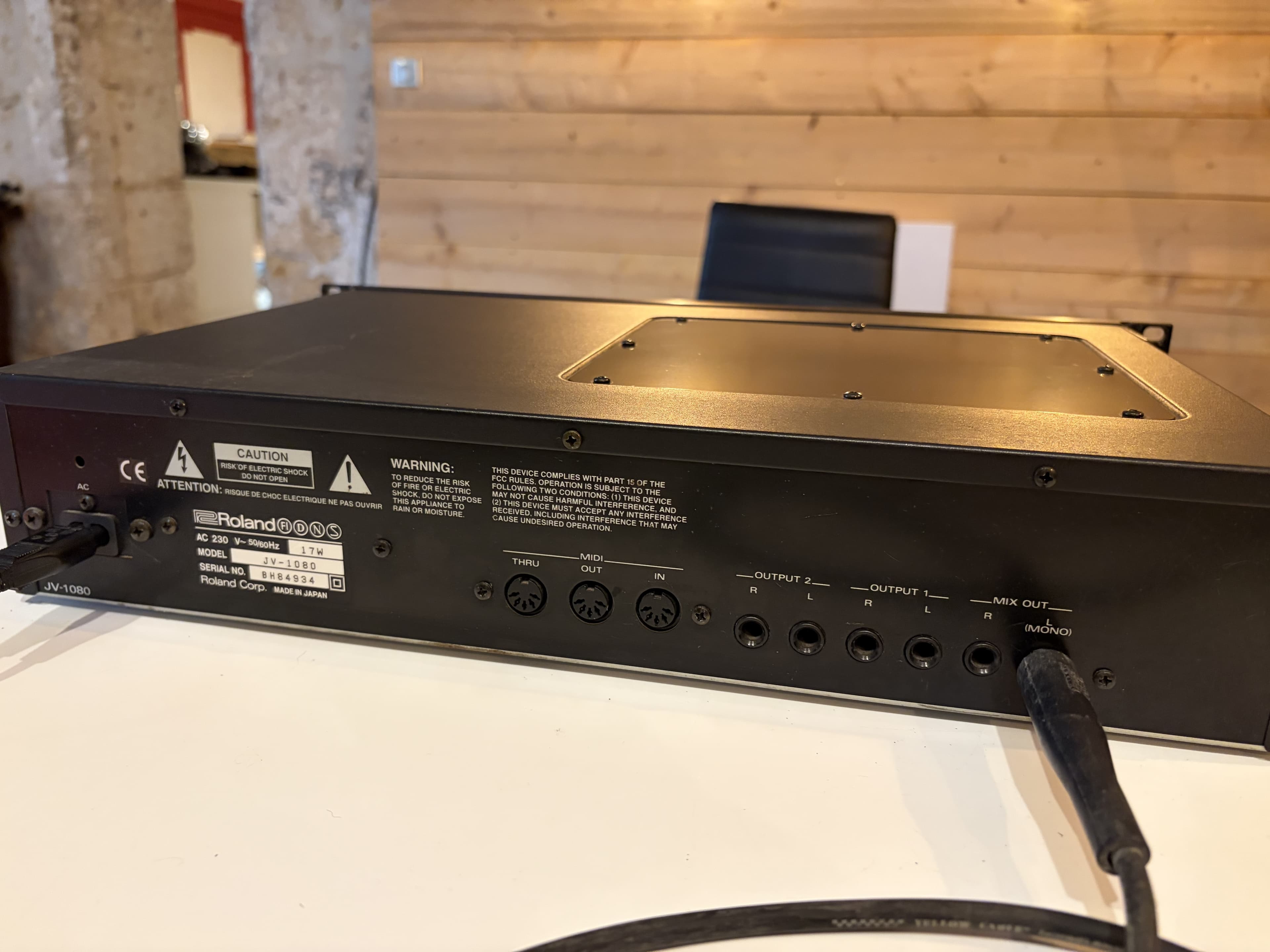 Roland JV-1080 Super JV + carte PCM Accordion – Très bel état