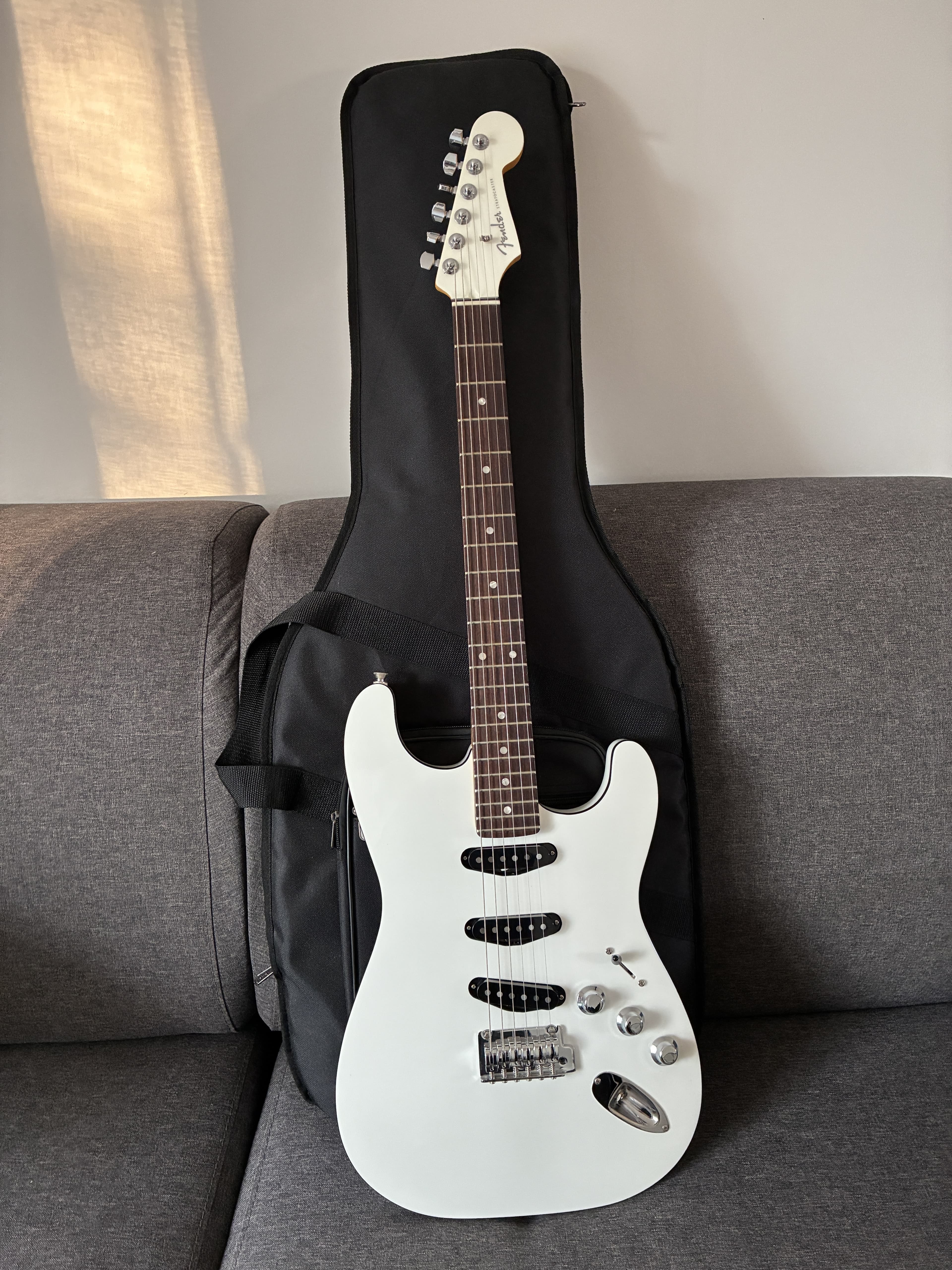 Fender Stratocaster Aerodyne Made in Japan – état neuf